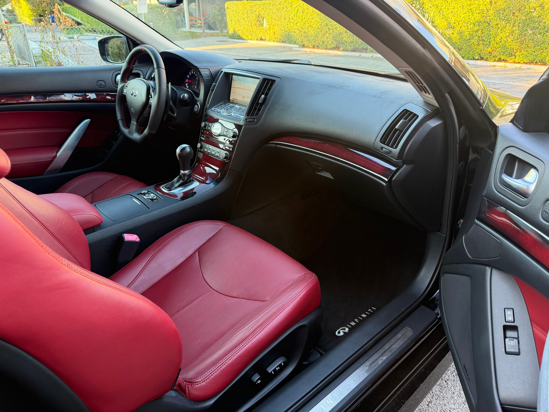 INFINITI G37 Cabrio GT Premium Automatic-image-15