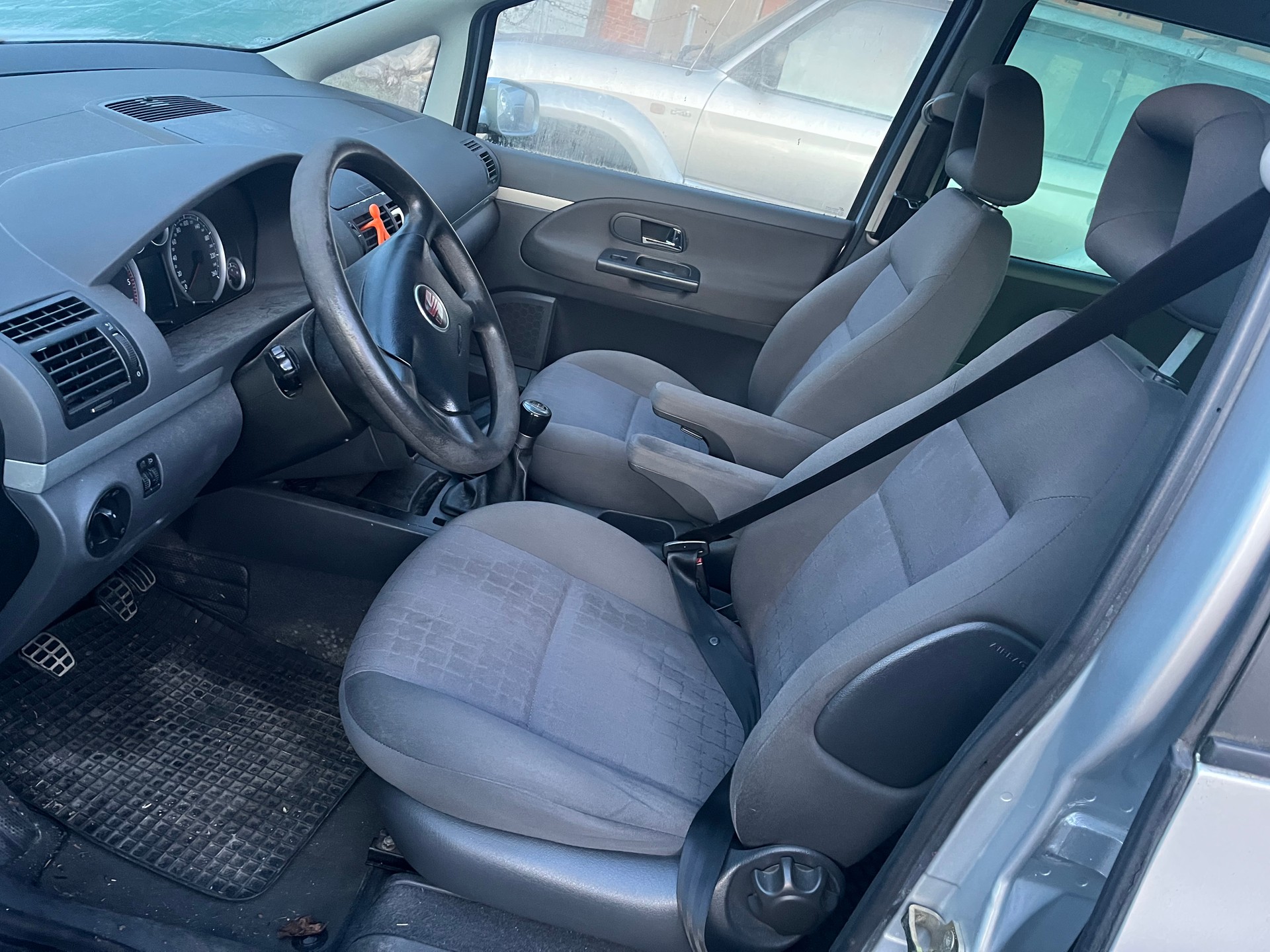 SEAT Diesel 1,9i Handschaltung 7platz Euro B04-image-8