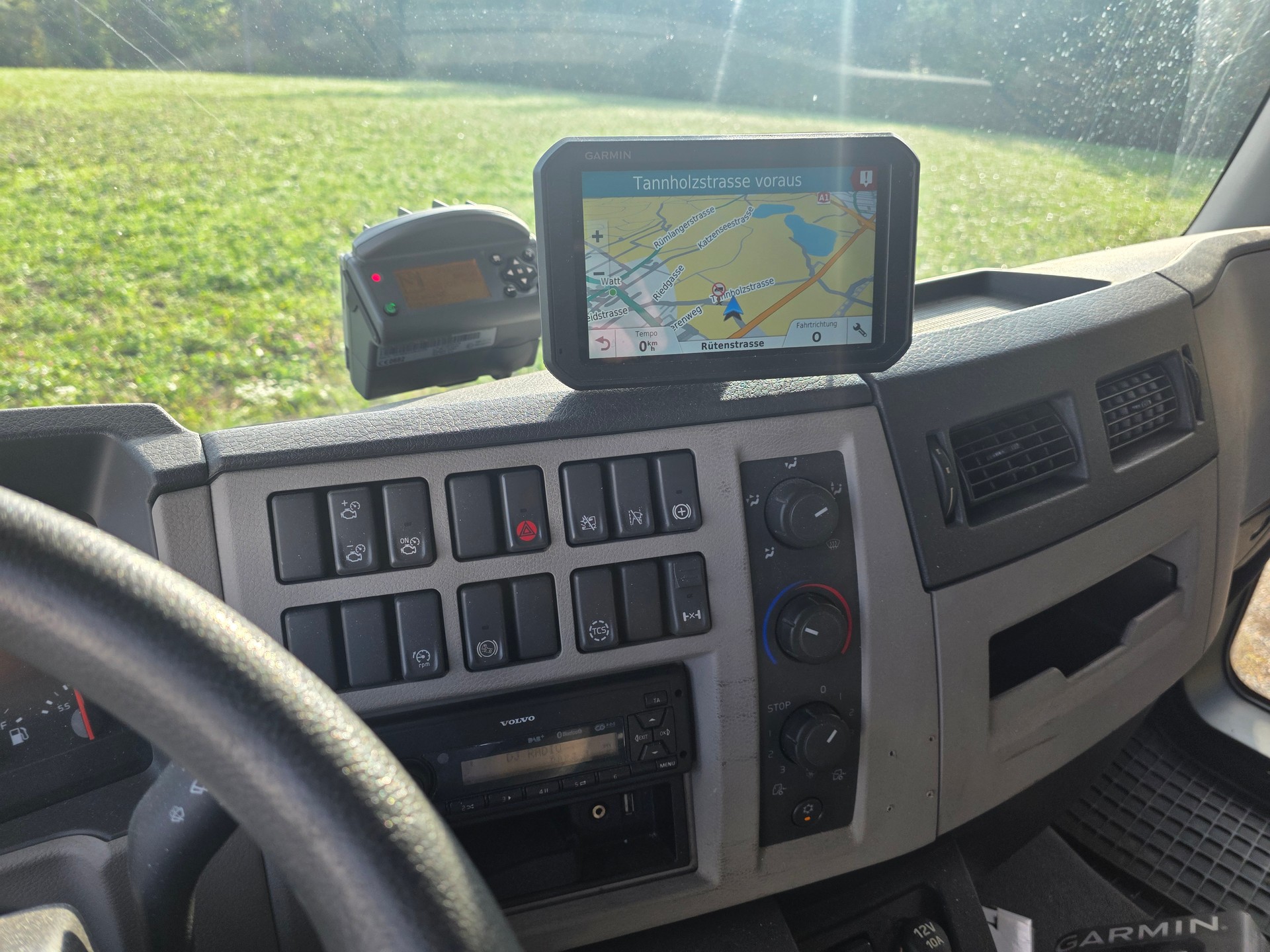 VOLVO-image-12