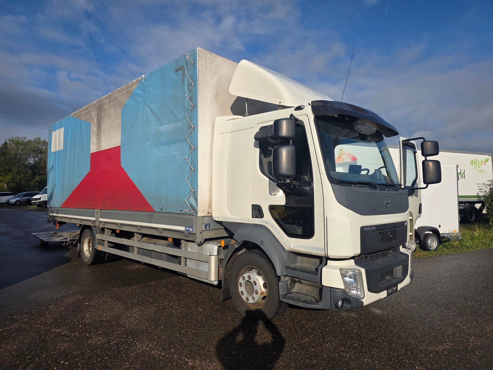 VOLVO-image-2