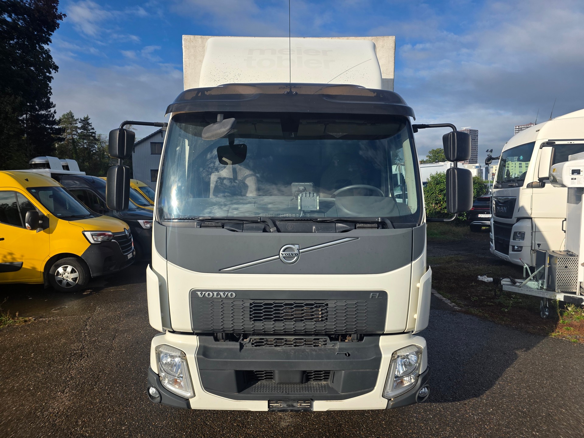 VOLVO-image-0
