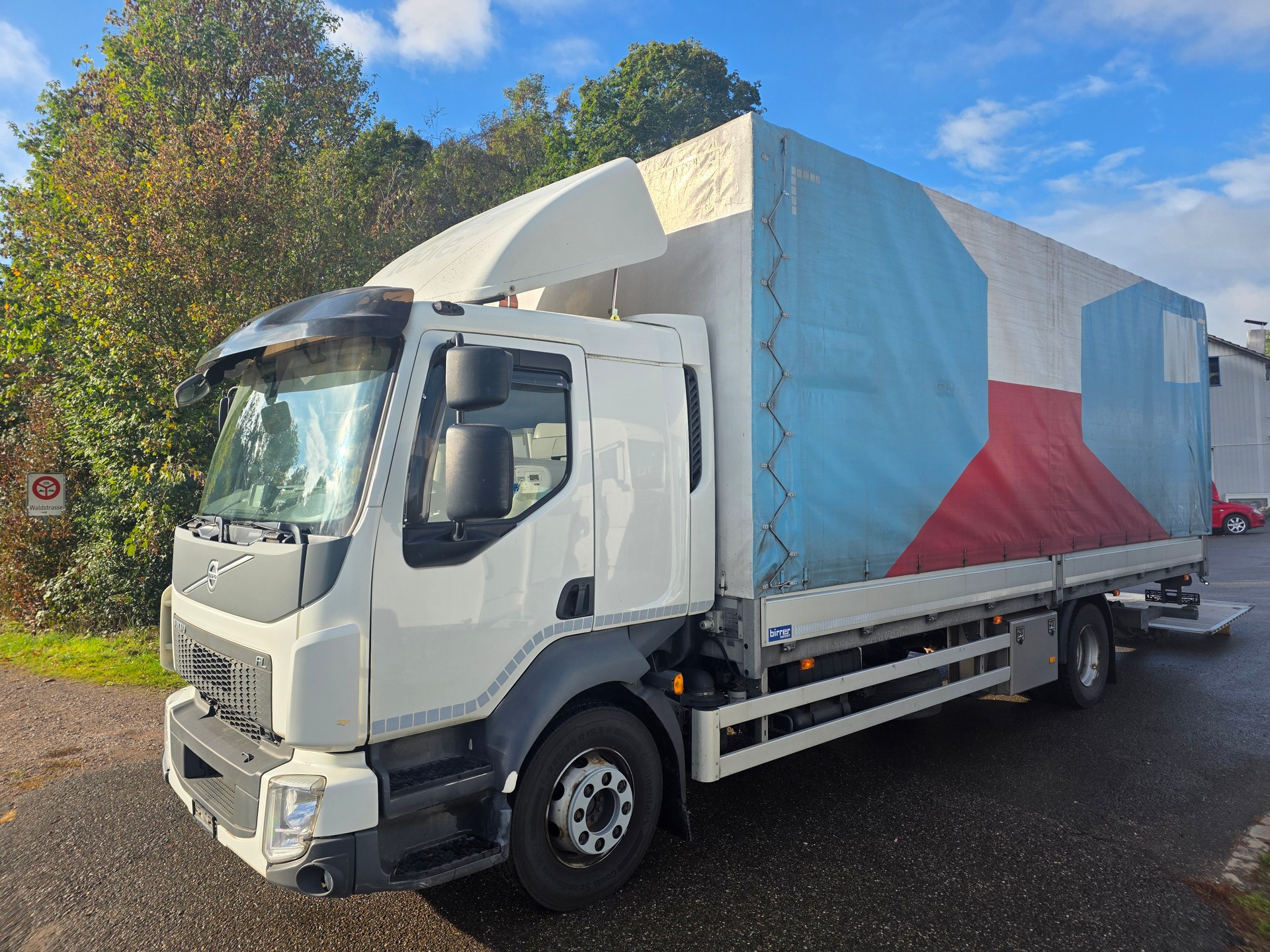 VOLVO-image-1