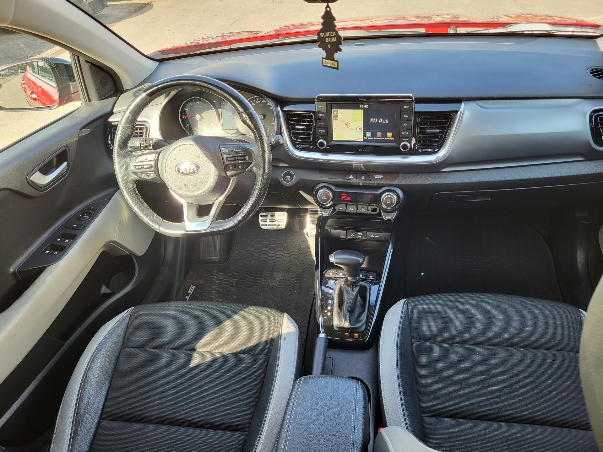 KIA Stonic 1.0 T-GDi-image-12