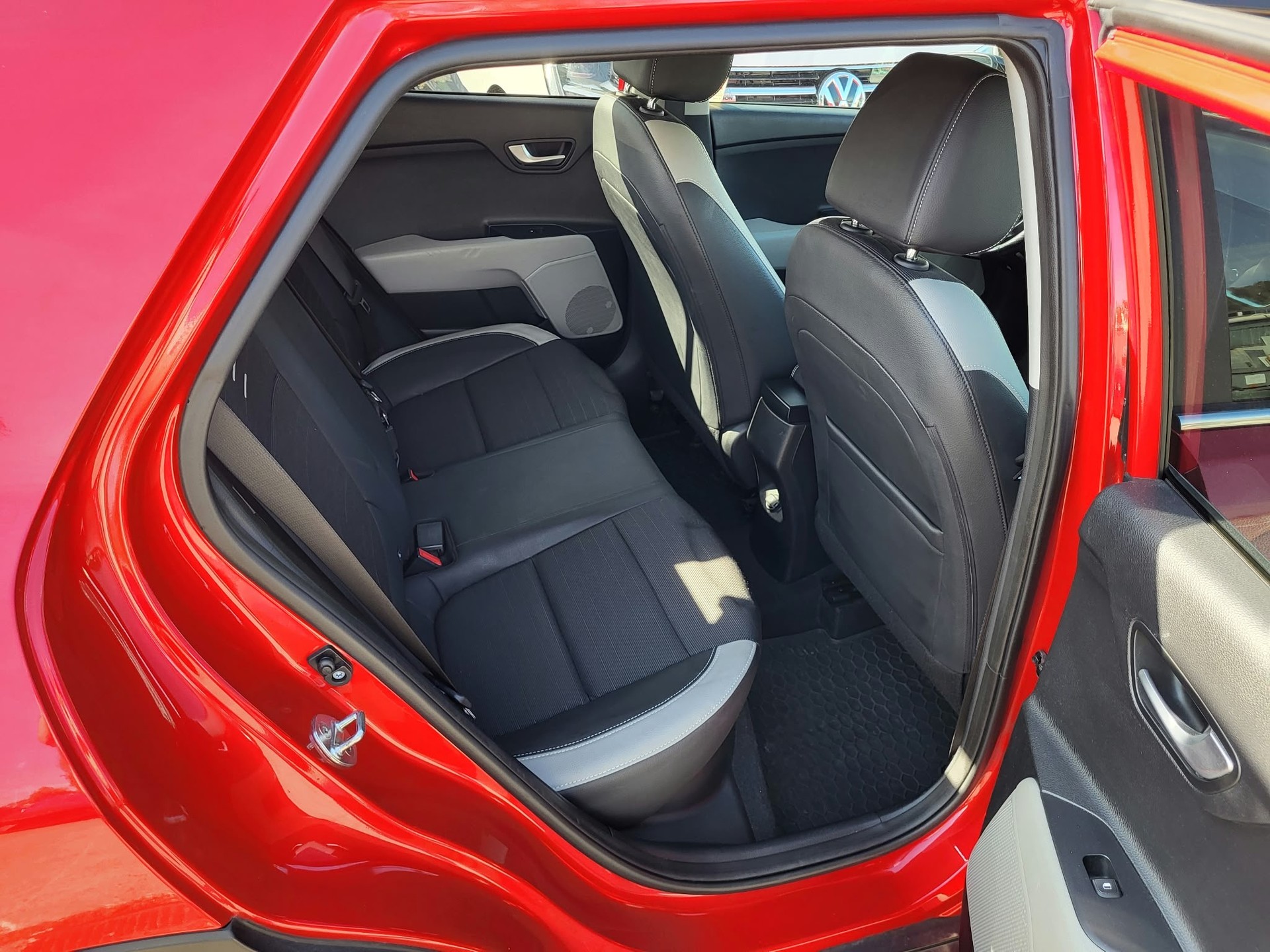 KIA Stonic 1.0 T-GDi-image-10