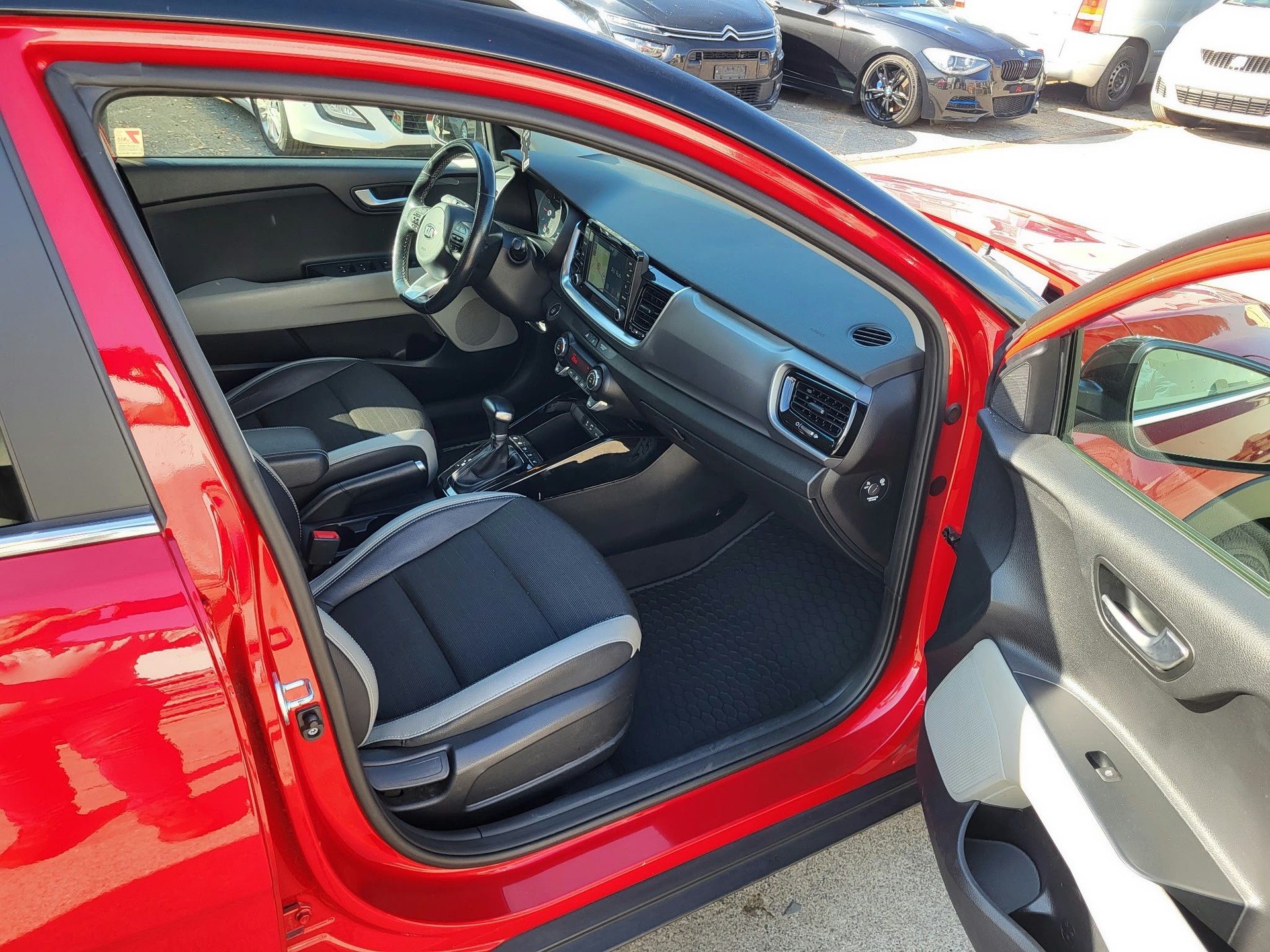 KIA Stonic 1.0 T-GDi-image-11