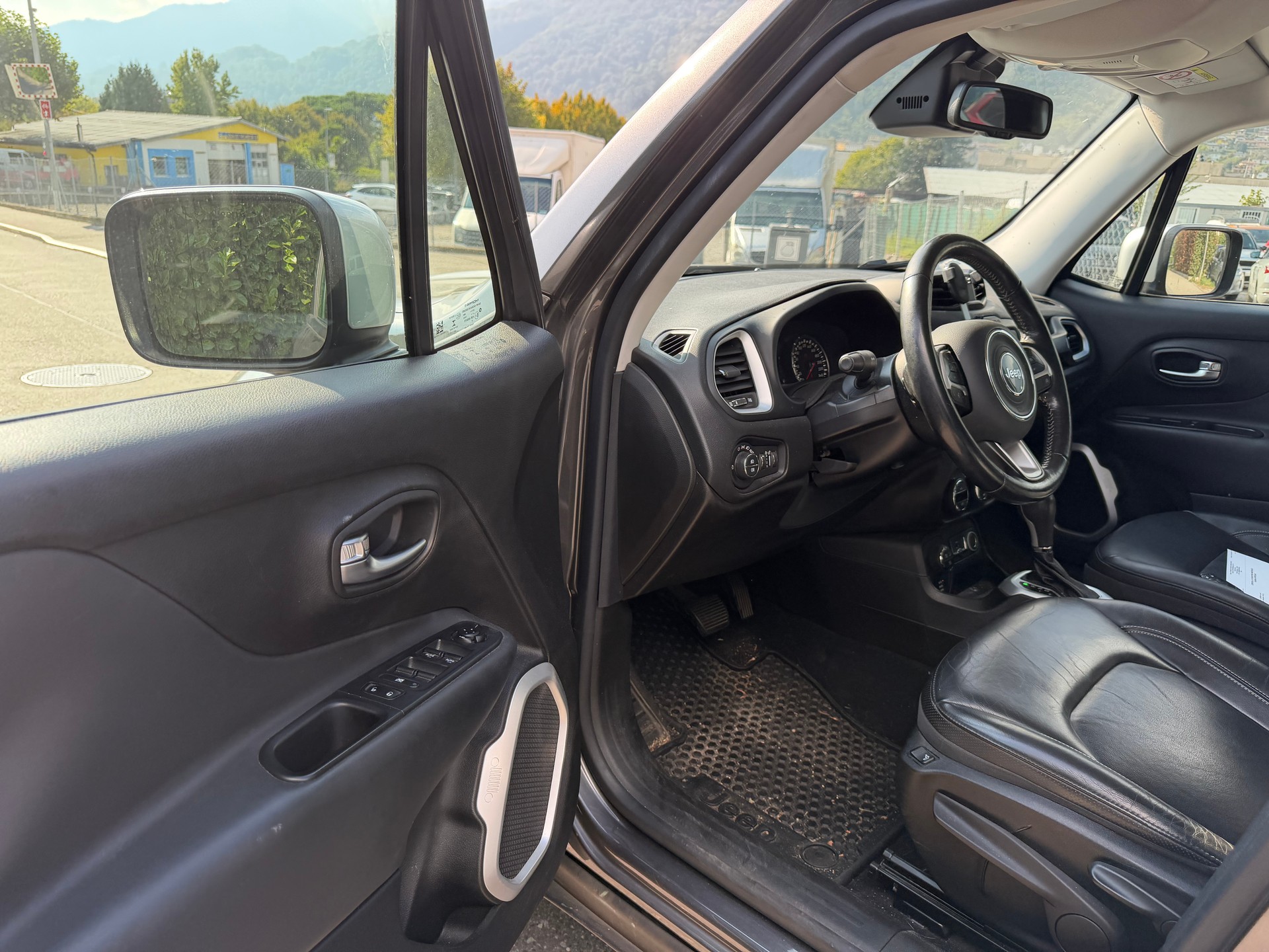 JEEP Renegade 2.0 CRD Limited AWD + Low Range 9ATX-image-6