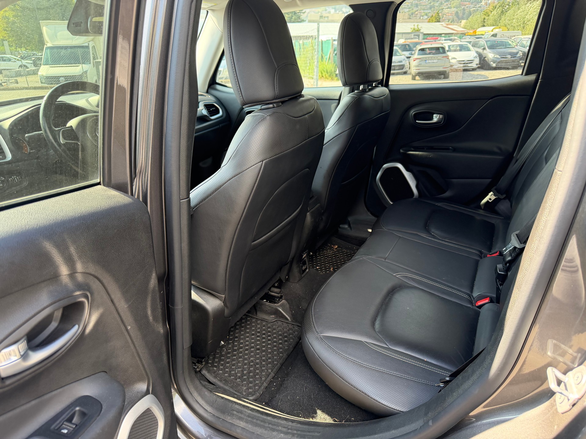JEEP Renegade 2.0 CRD Limited AWD + Low Range 9ATX-image-9