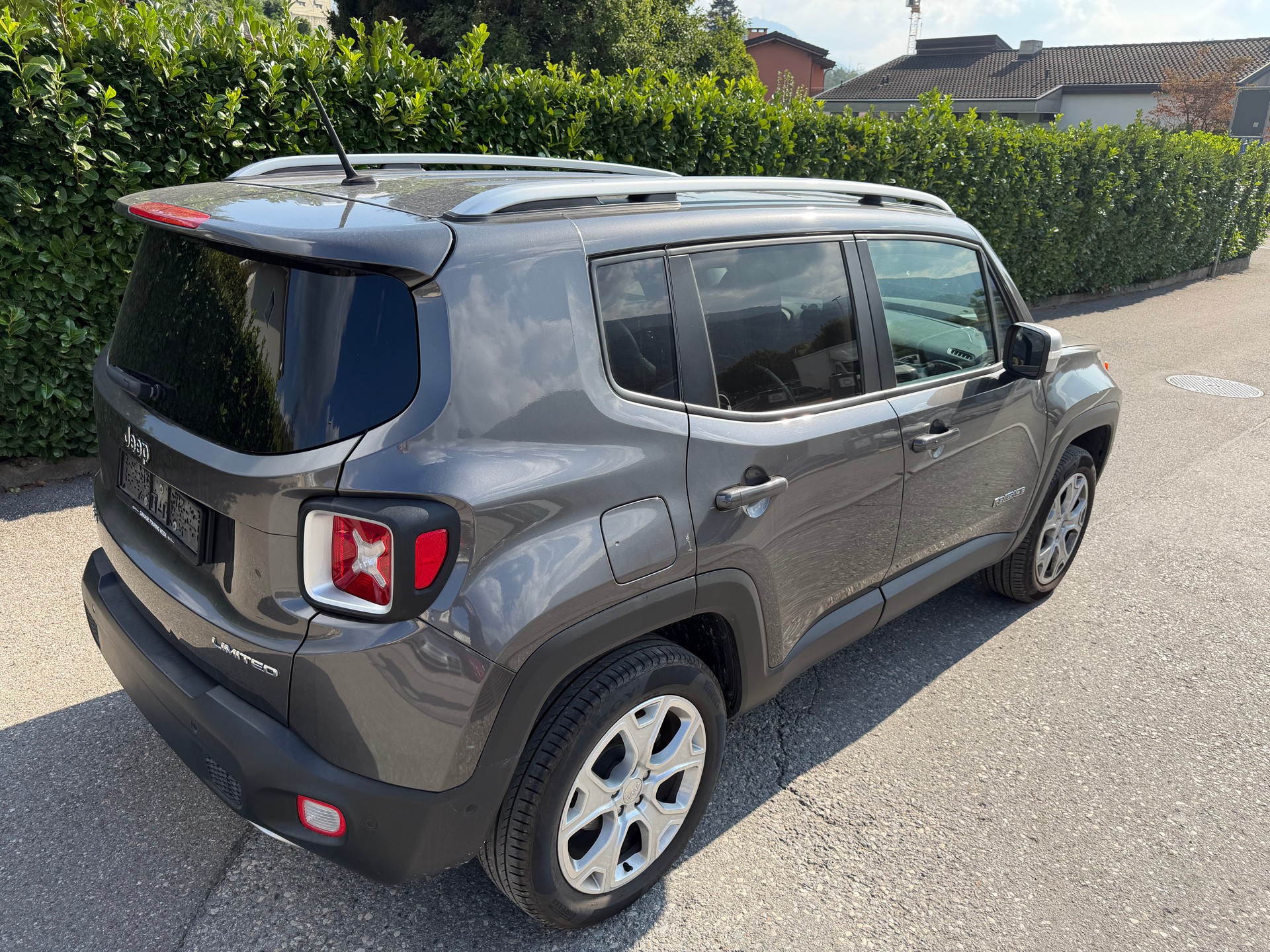 JEEP Renegade 2.0 CRD Limited AWD + Low Range 9ATX-image-3