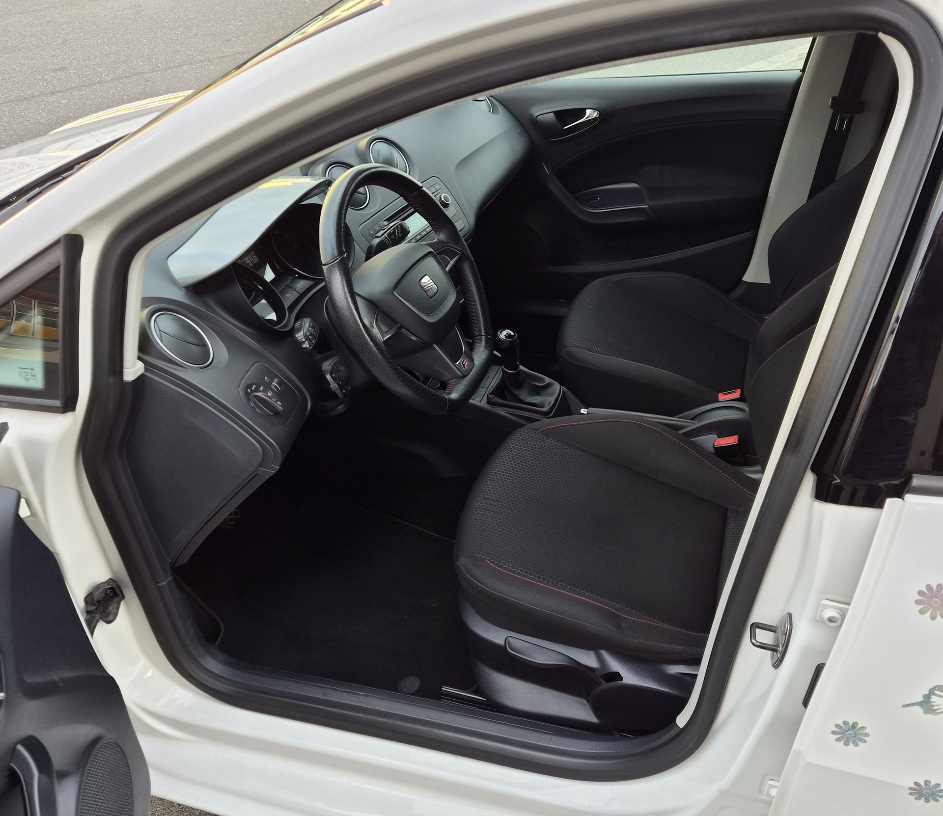 SEAT Ibiza ST 1.2 TSI FR Stopp-Start-image-9