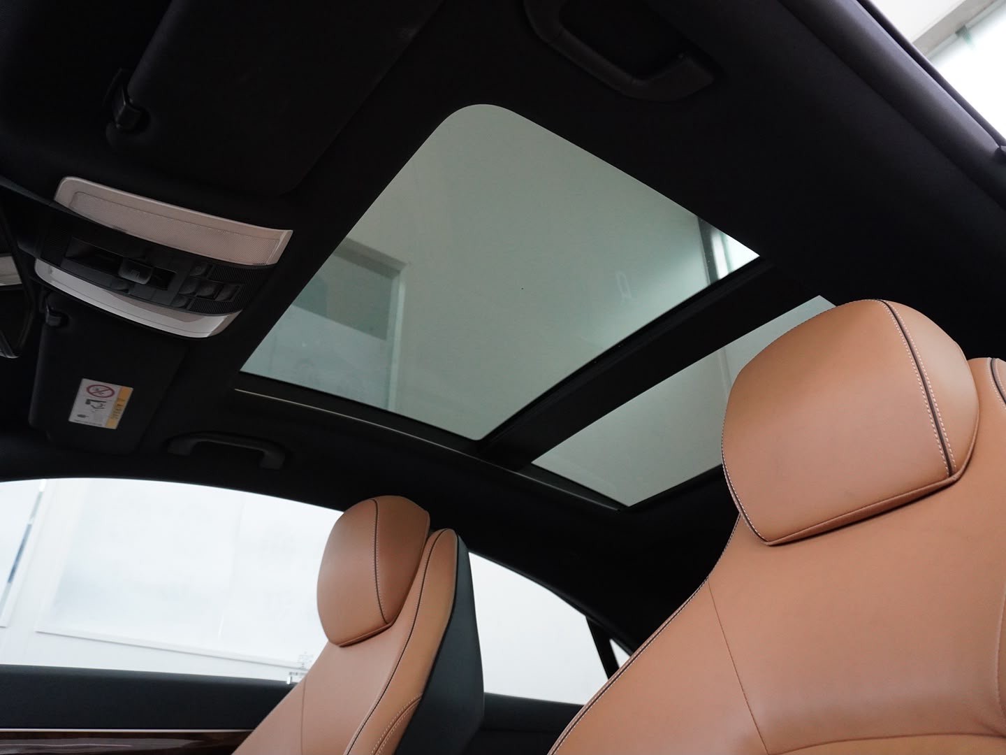 MERCEDES-BENZ E 250 7G-Tronic AMG Sport Coupé-image-5
