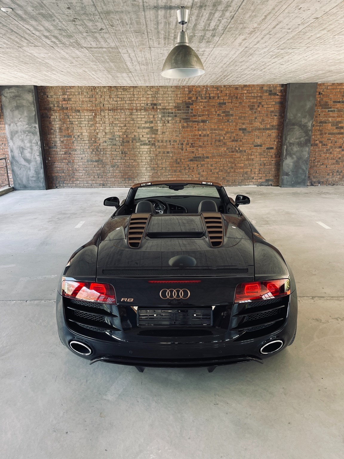 AUDI R8 Spyder 5.2 R-Tronic-image-11
