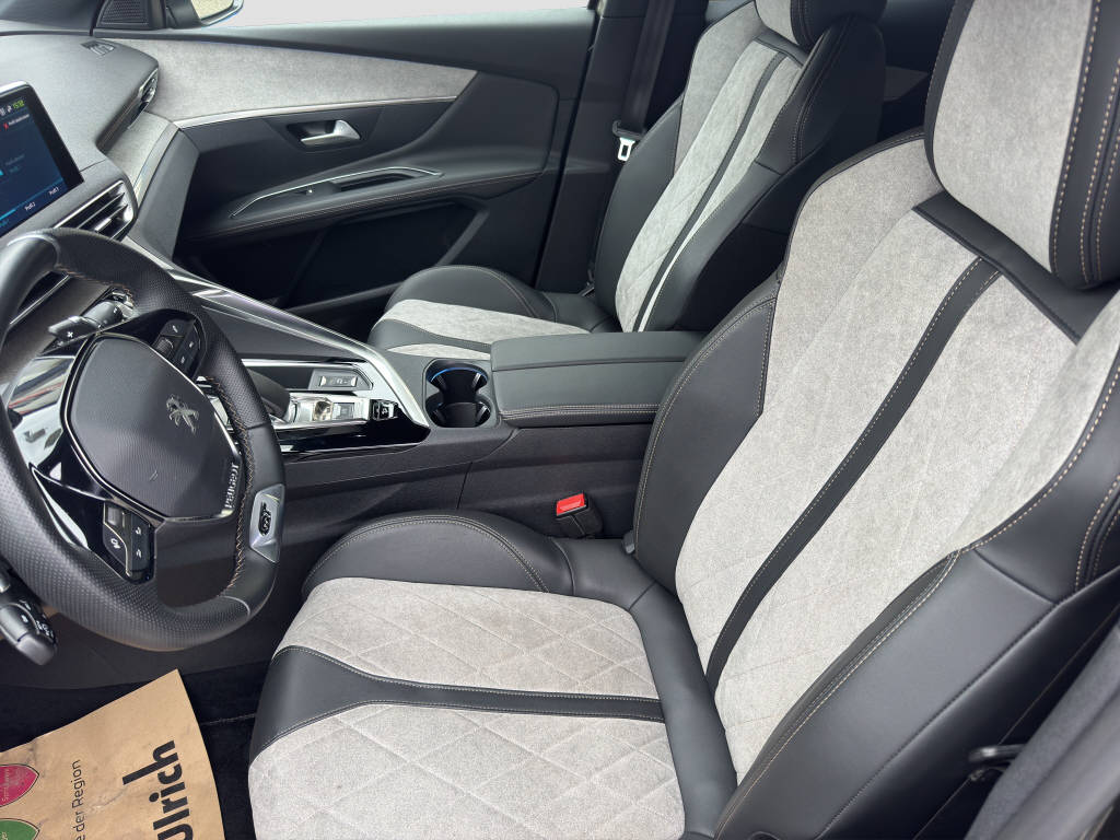 PEUGEOT 3008 1.6 Plug-in Hybrid4 GT-image-8