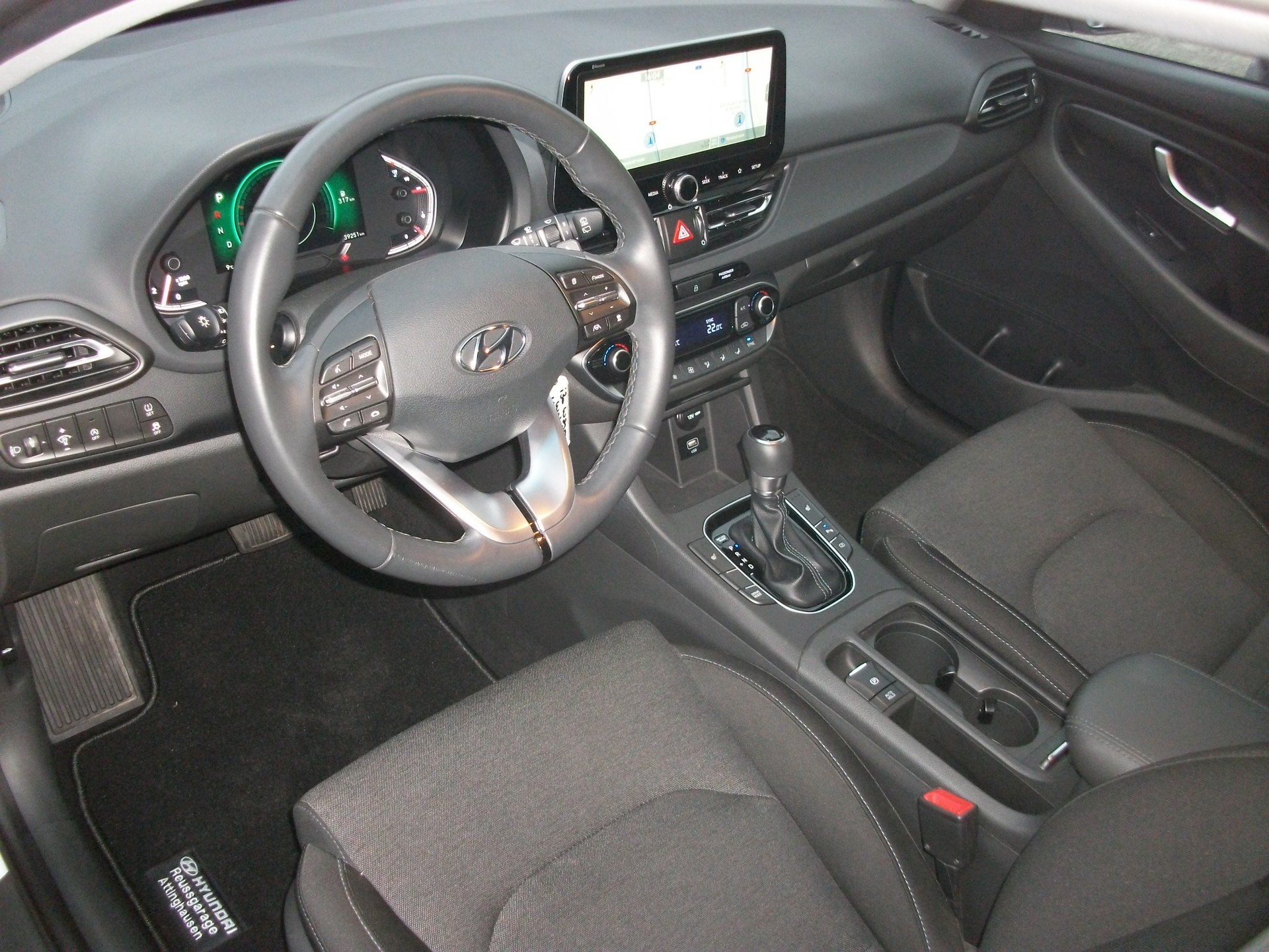 HYUNDAI i30 Wagon 1.5 T-GDi Amplia 48V MH DCT-image-4