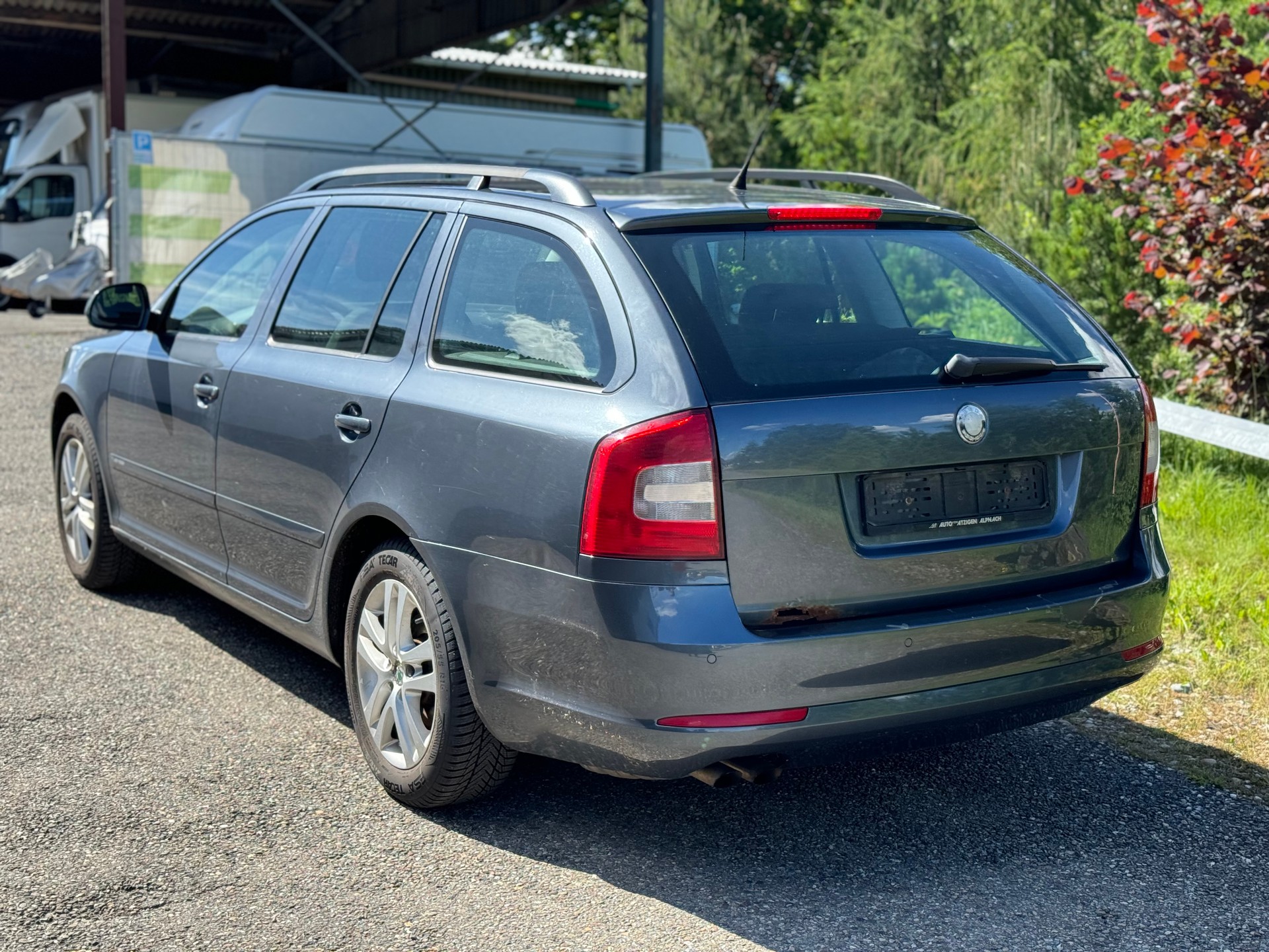 SKODA Octavia Combi 1.8 TSI Adventure 4x4-image-4