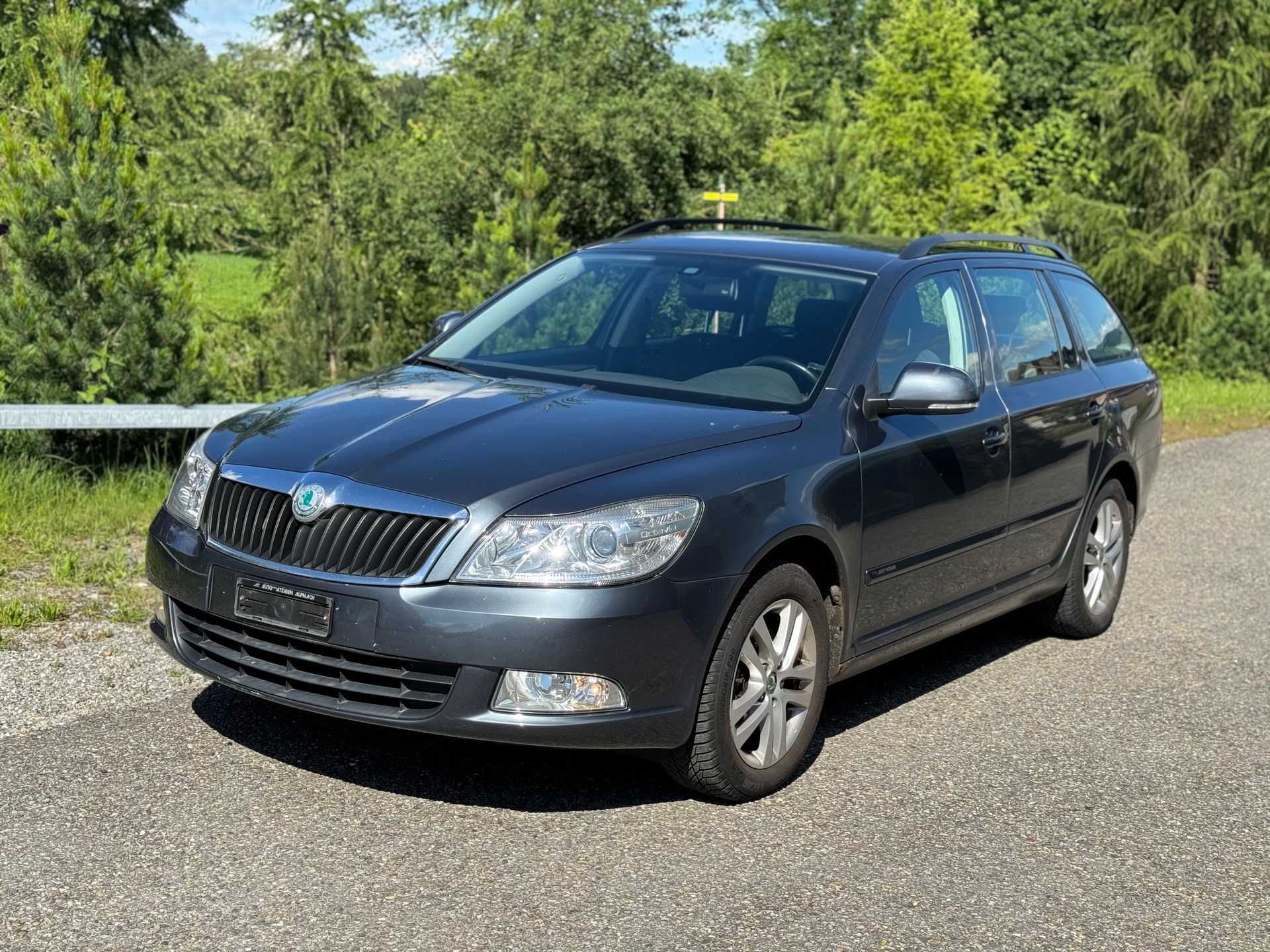 SKODA Octavia Combi 1.8 TSI Adventure 4x4-image-0