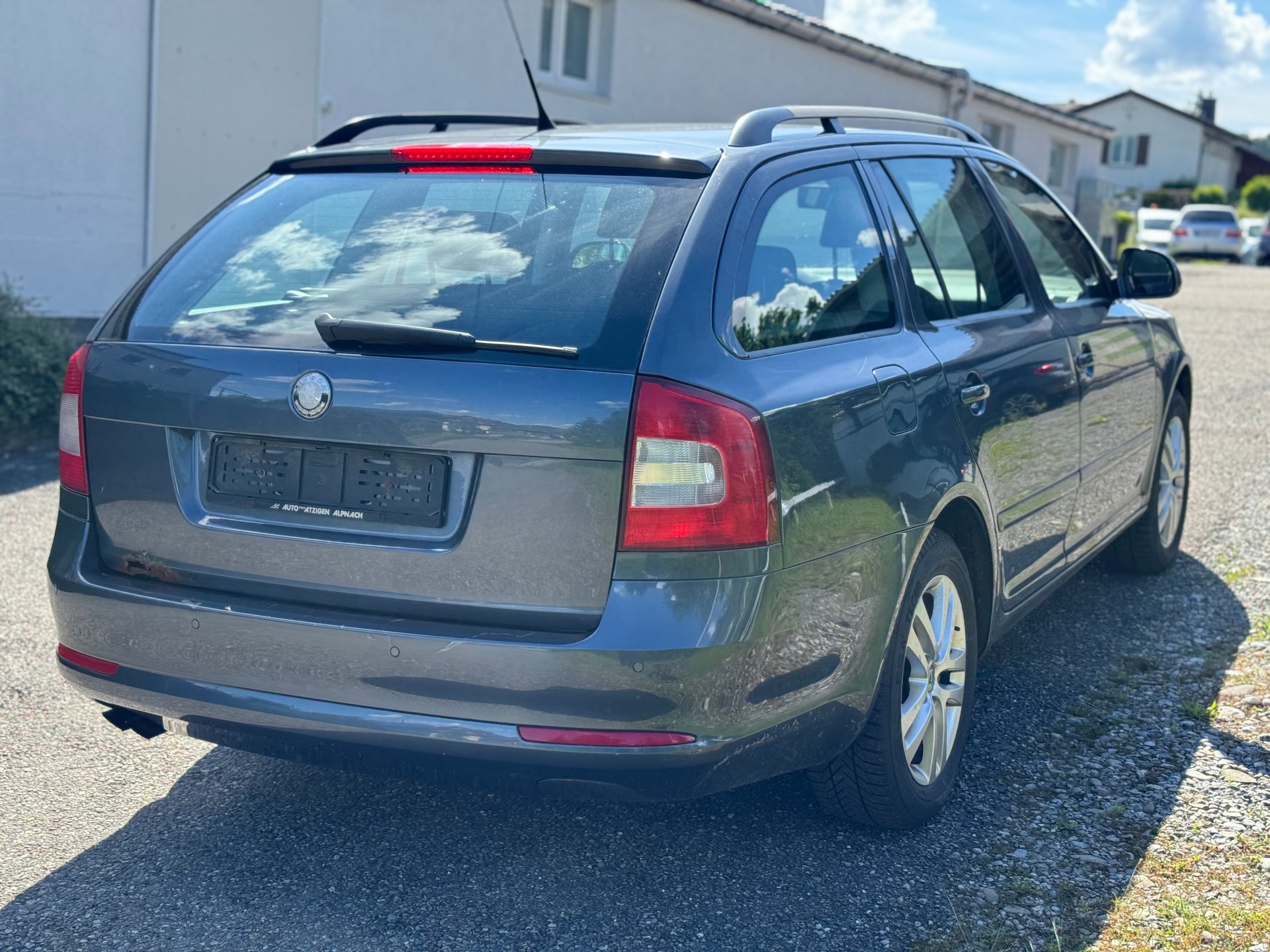 SKODA Octavia Combi 1.8 TSI Adventure 4x4-image-5