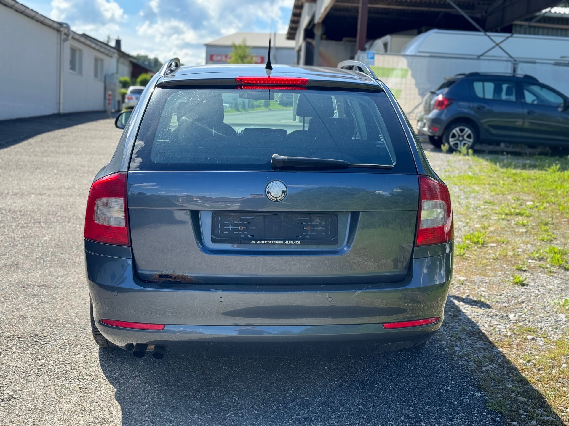 SKODA Octavia Combi 1.8 TSI Adventure 4x4-image-3