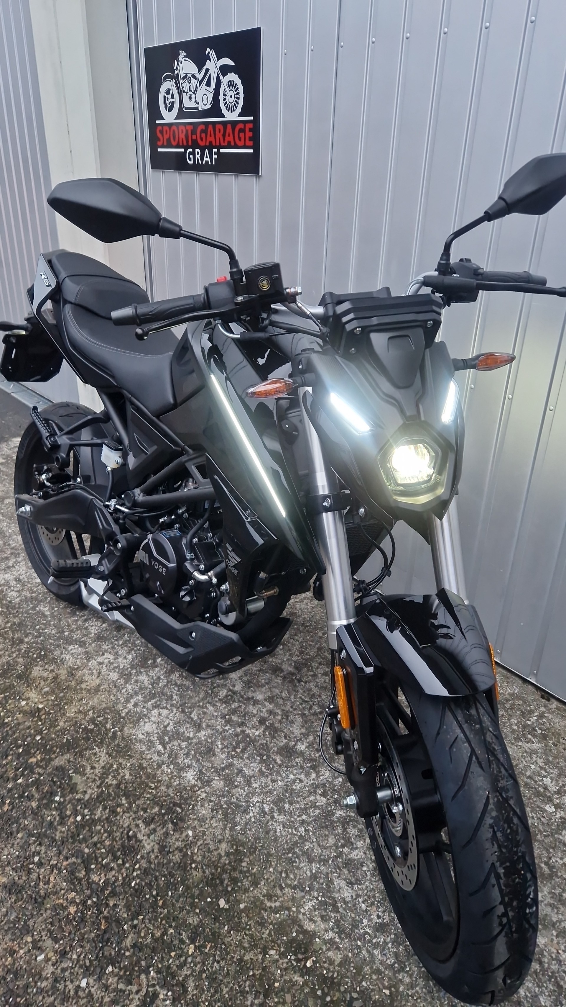 VOGE 125R-showroom-element-1