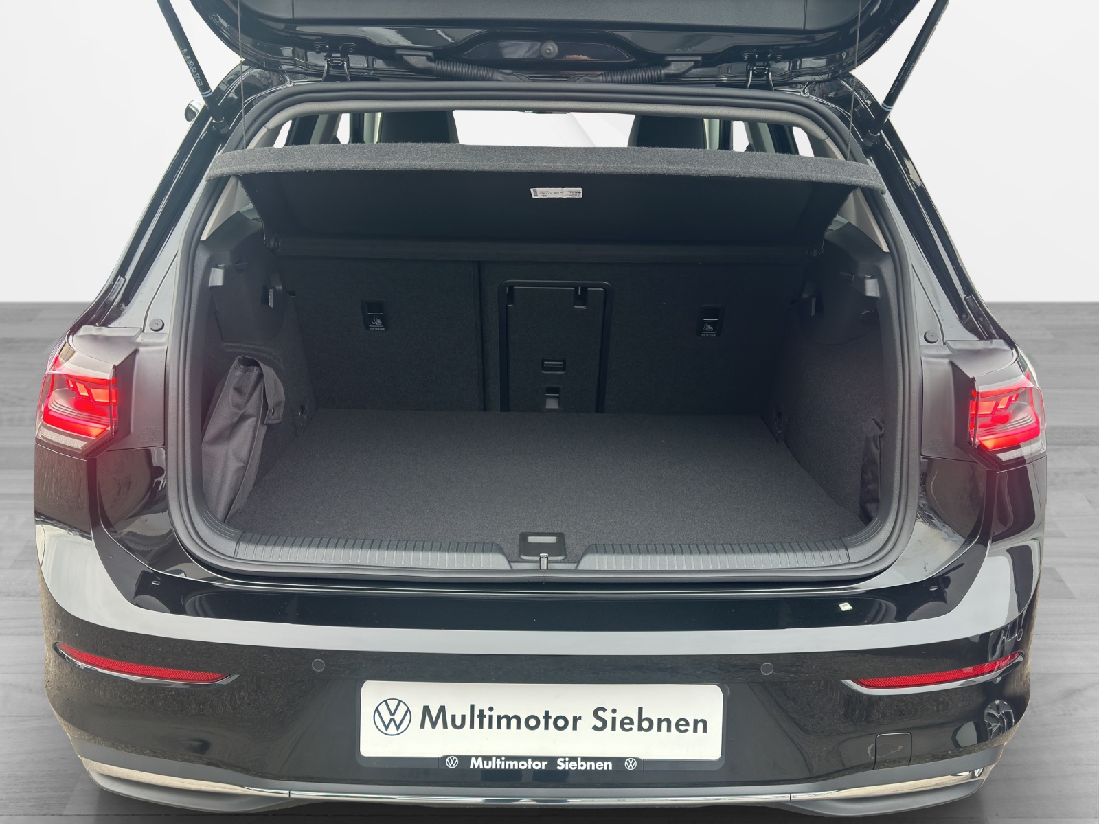 VW Golf 1.4 TSI PHEV Style-image-13