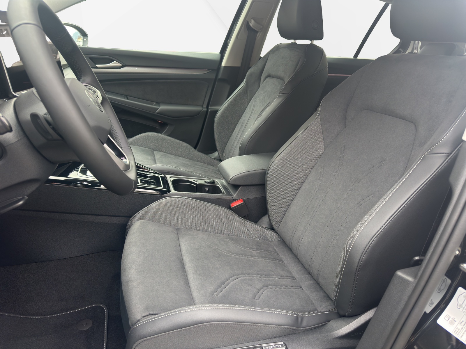 VW Golf 1.4 TSI PHEV Style-image-9