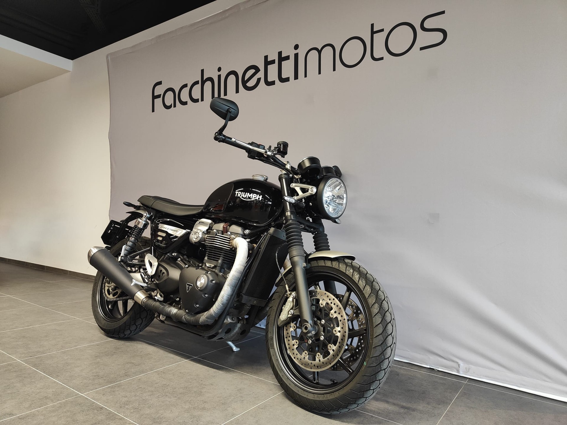 TRIUMPH Speed Twin 1200-showroom-element-1