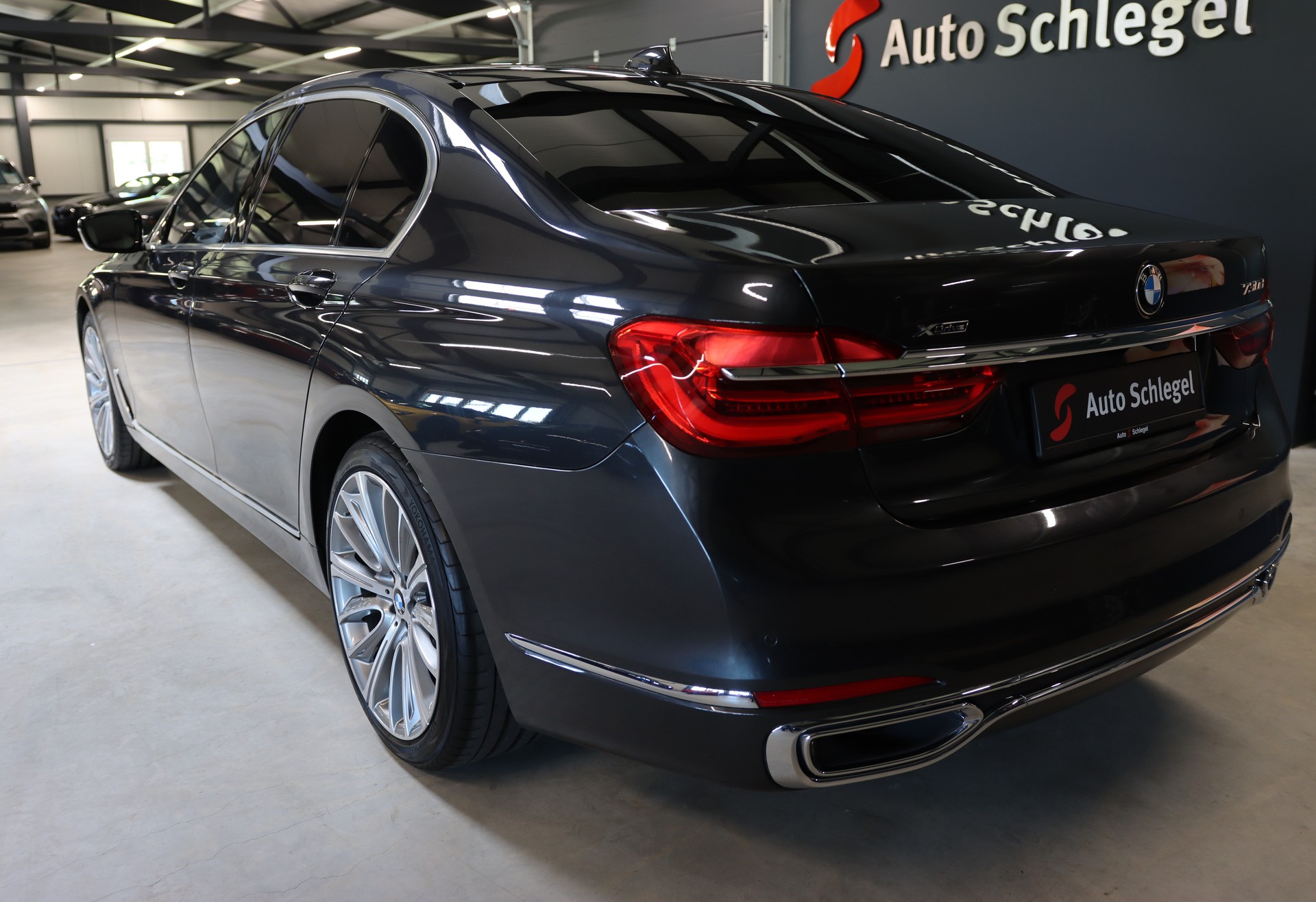 BMW 730d xDrive Steptronic-image-3