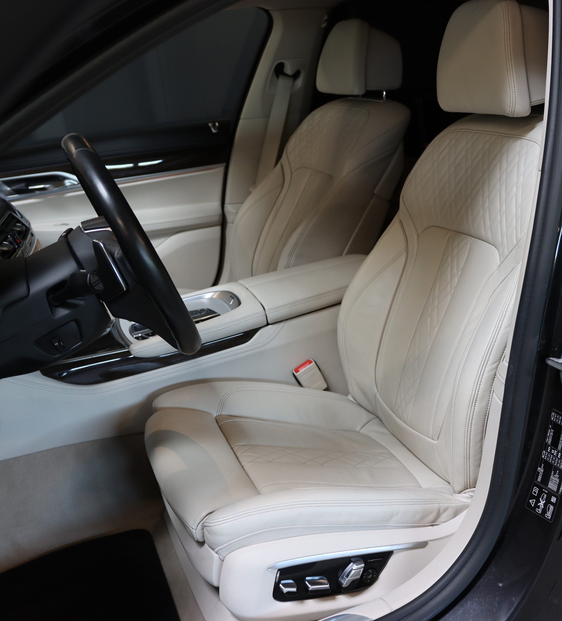 BMW 730d xDrive Steptronic-image-12