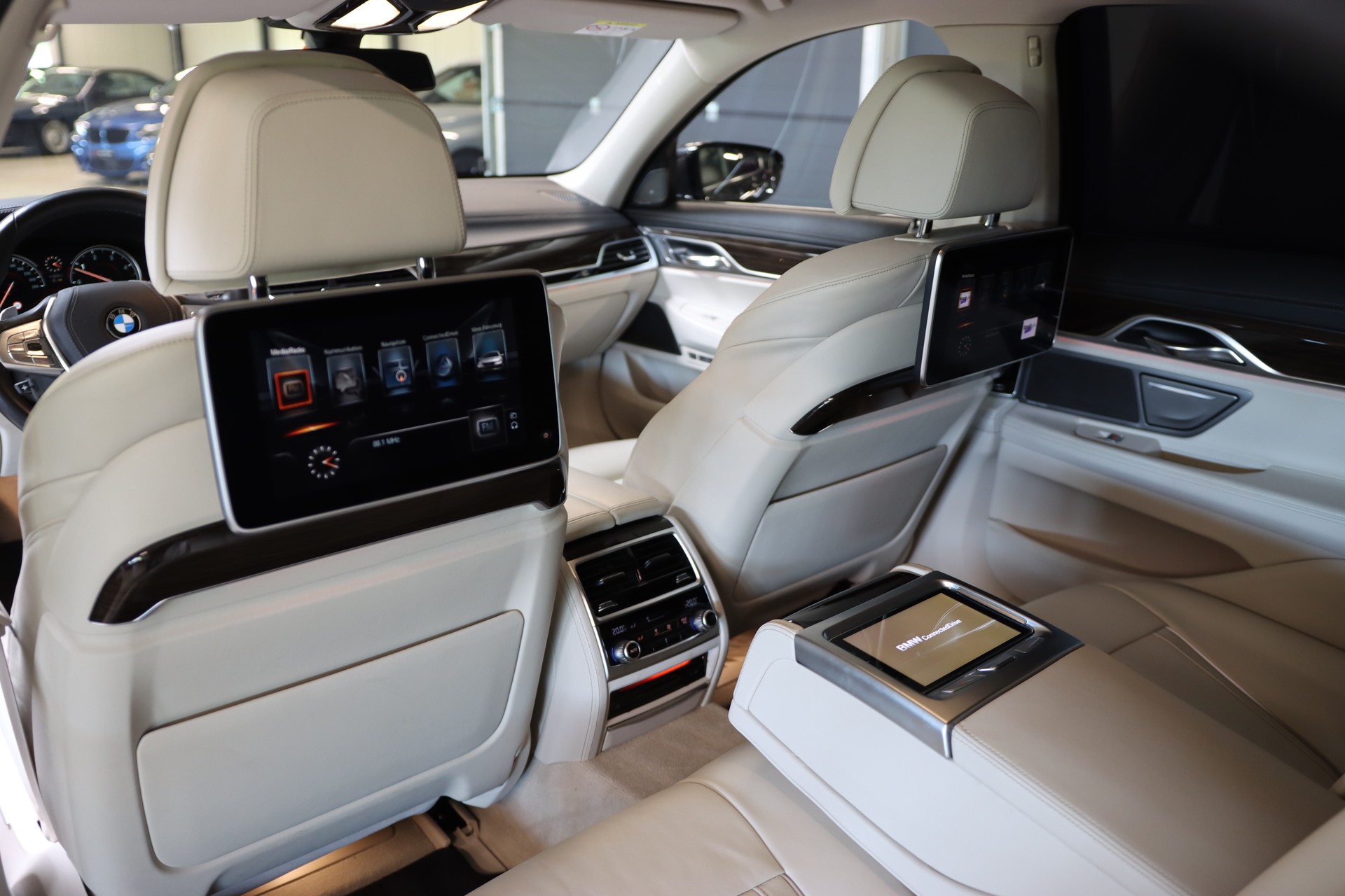 BMW 730d xDrive Steptronic-image-13