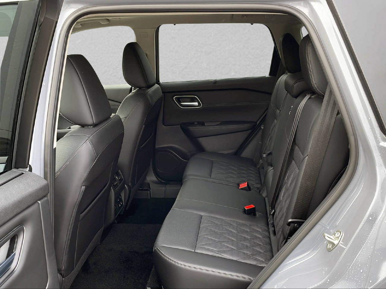 NISSAN X-Trail 1.5 VC-T Tekna+ e-4orce-image-6