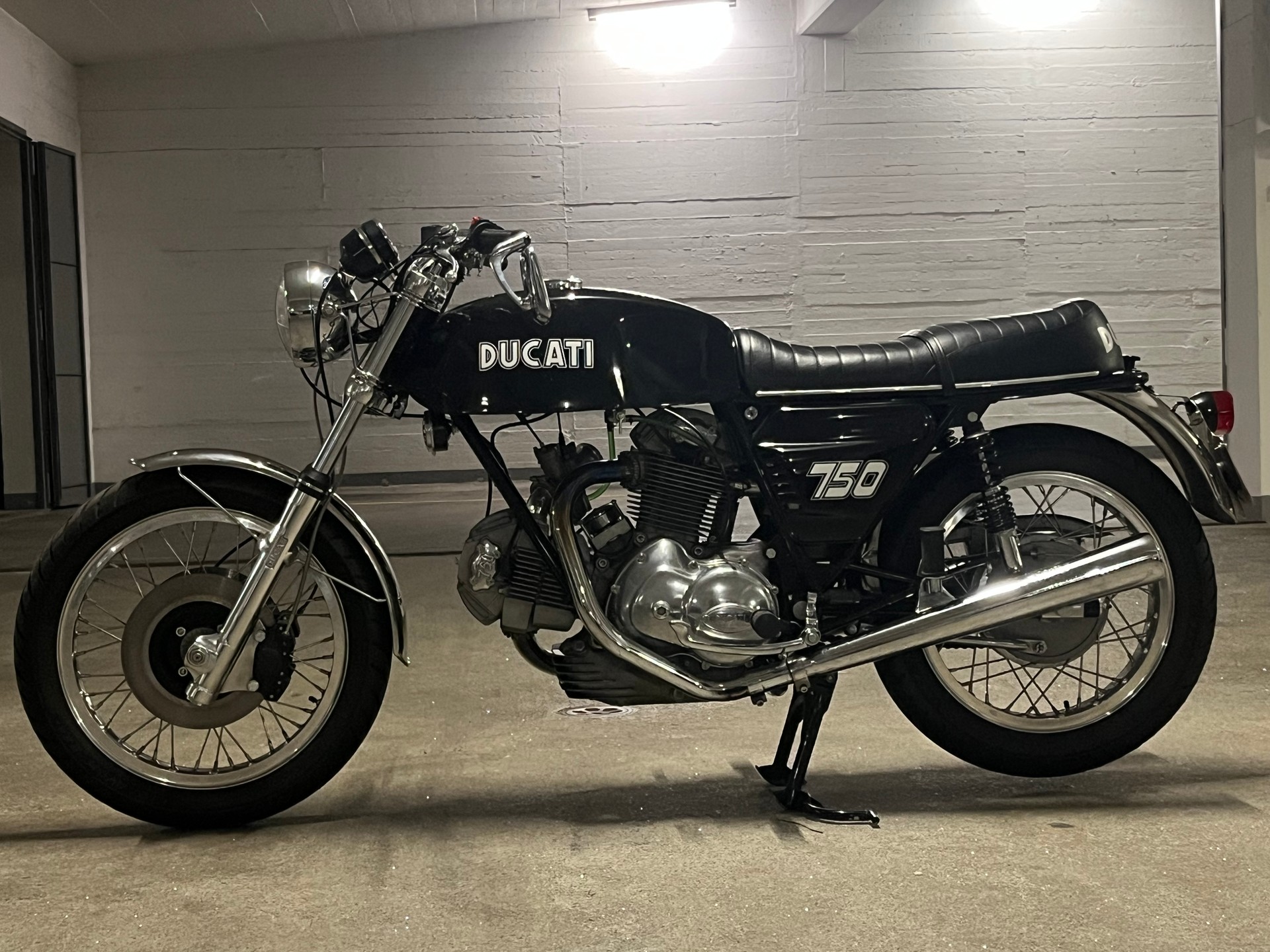 DUCATI GT 750 S-image-7