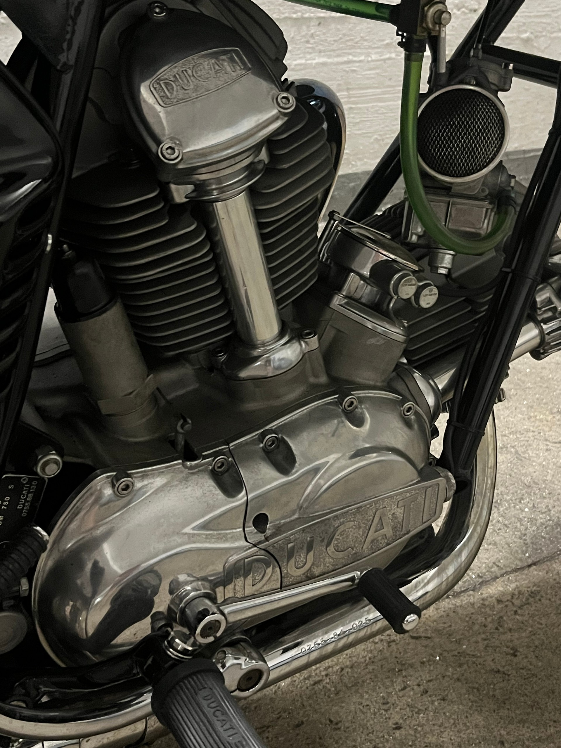 DUCATI GT 750 S-image-4