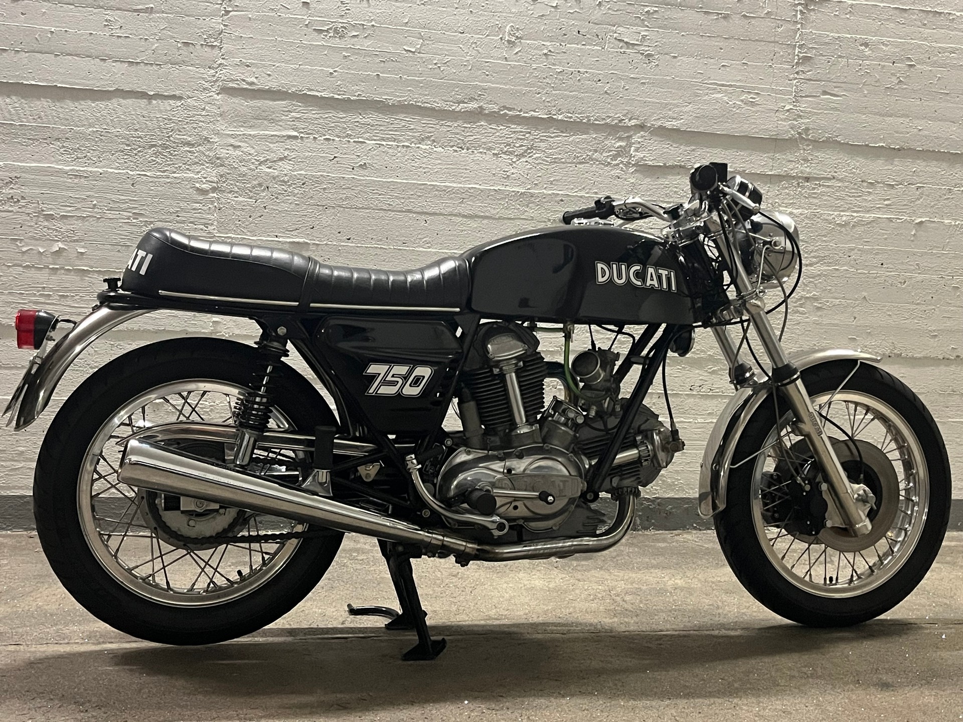 DUCATI GT 750 S