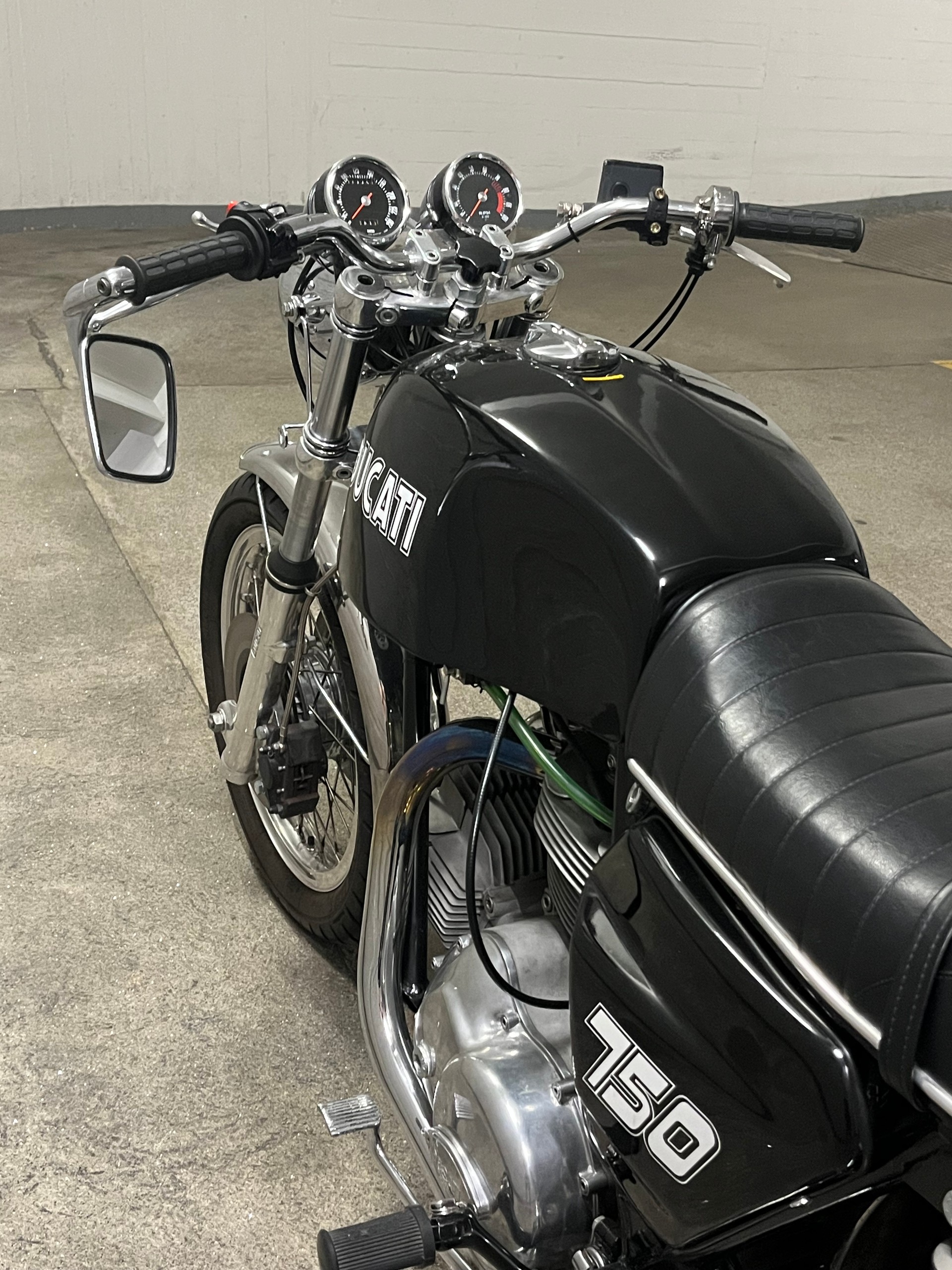 DUCATI GT 750 S-image-1