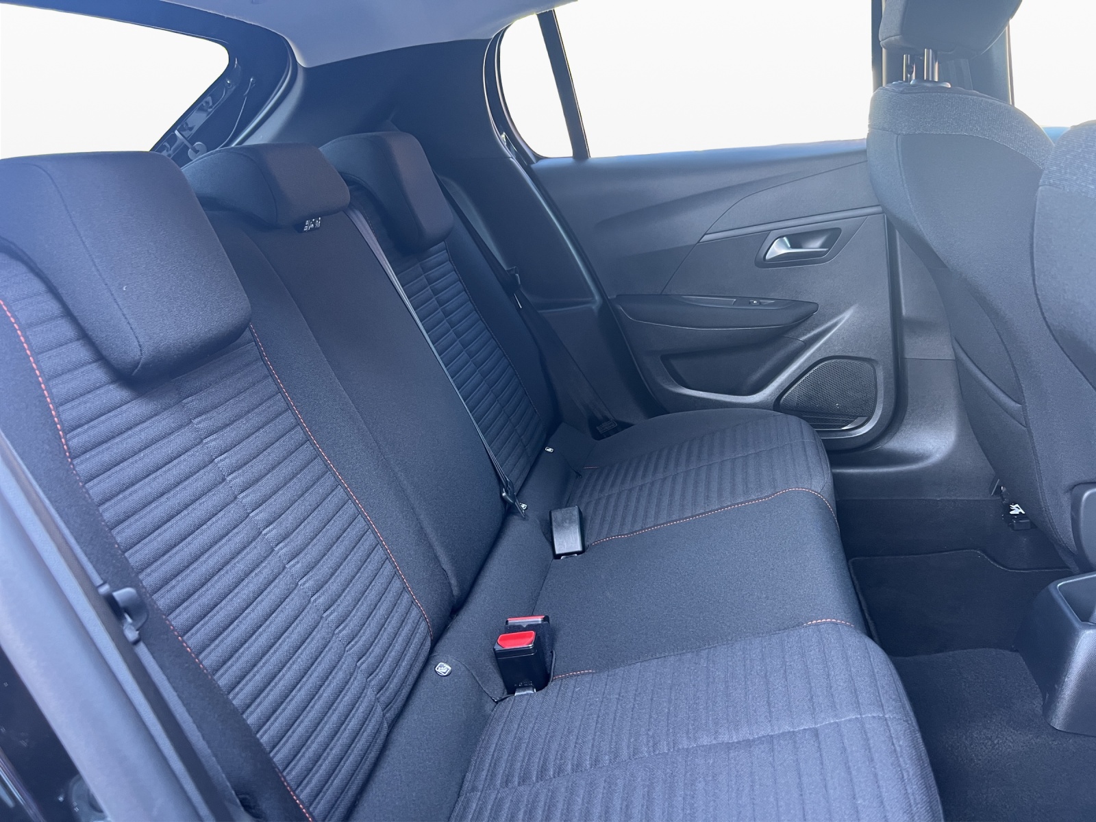 PEUGEOT 208 1.2 PureTech Active Pack-image-18