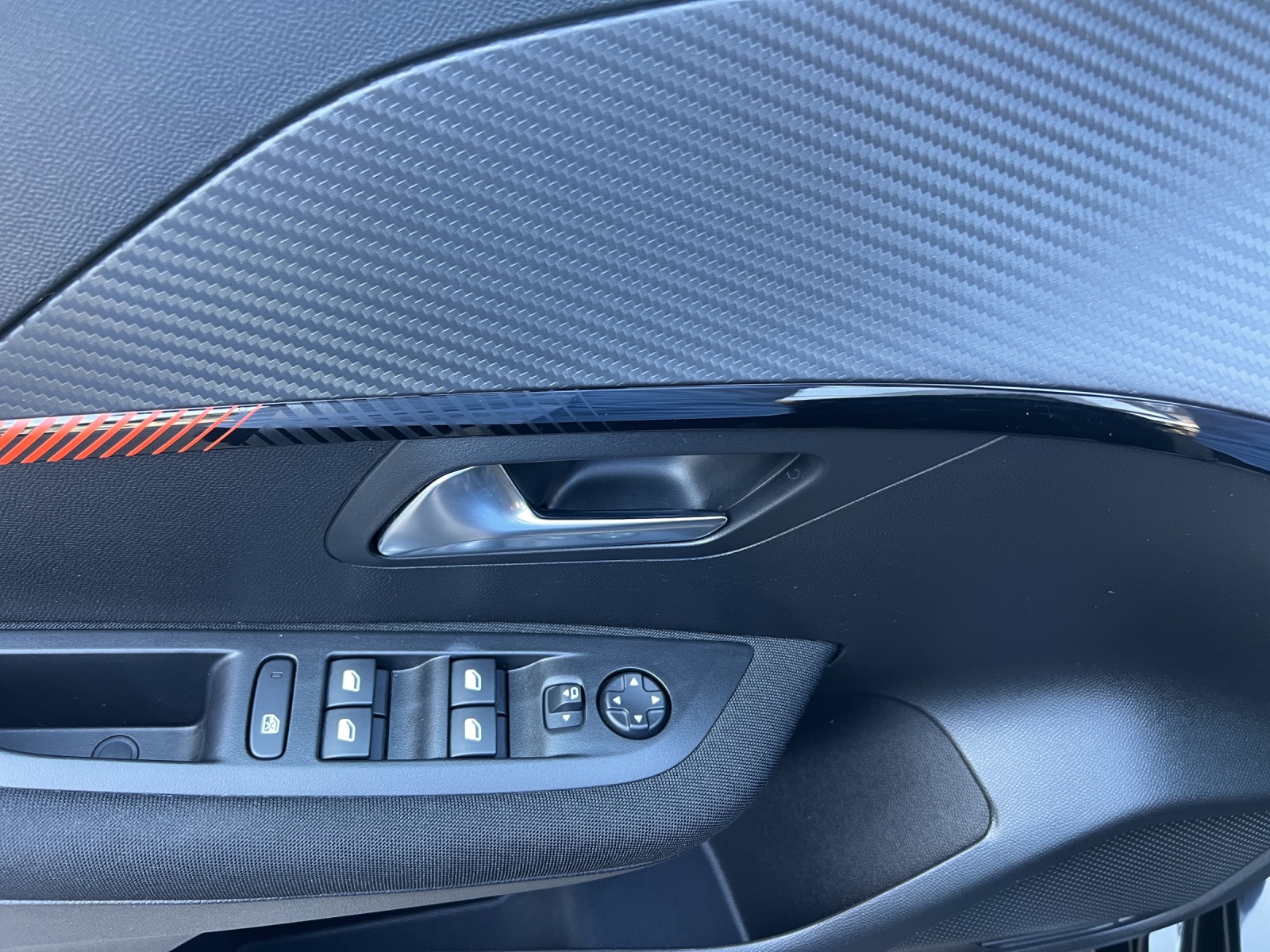 PEUGEOT 208 1.2 PureTech Active Pack-image-9