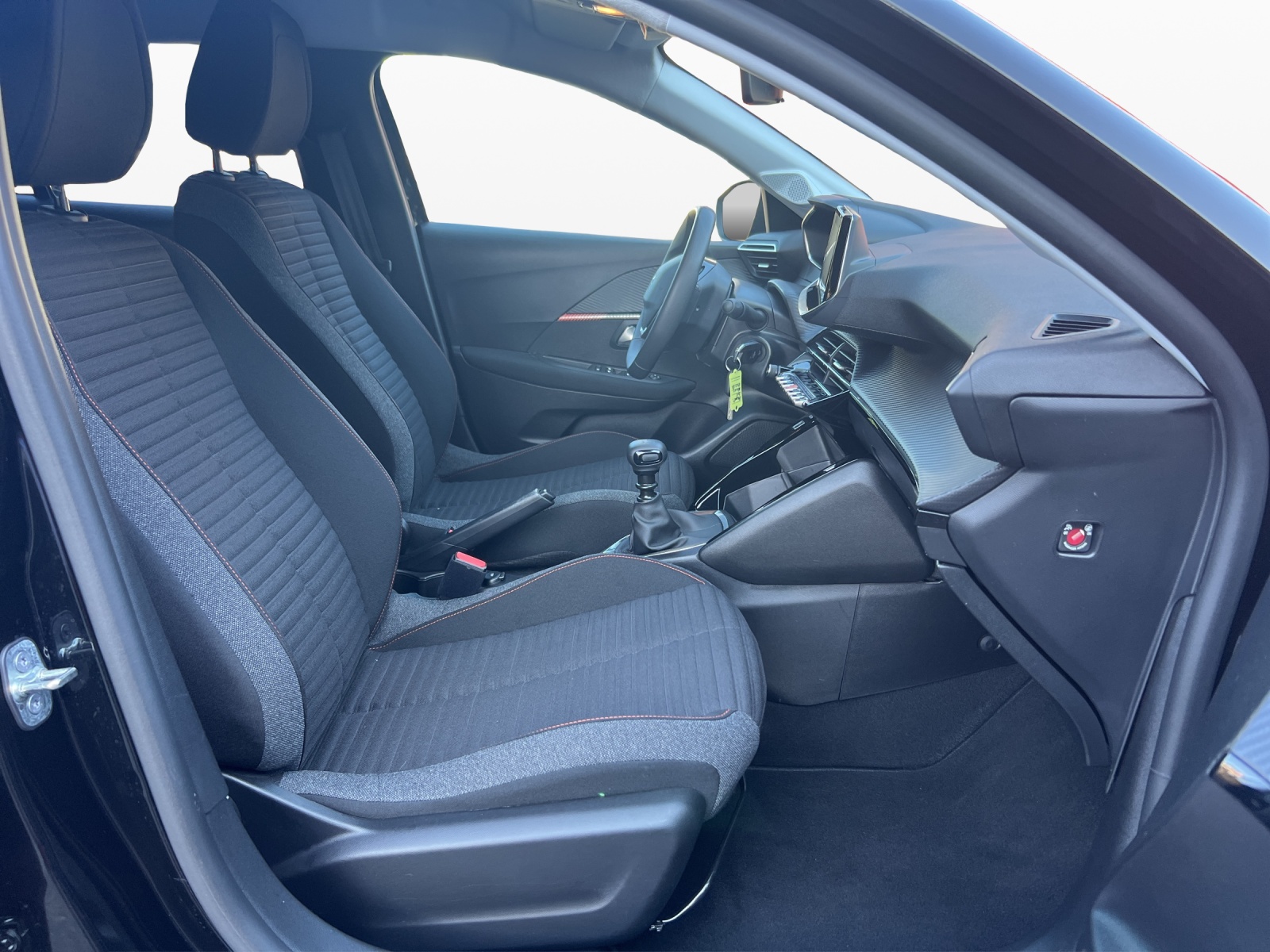 PEUGEOT 208 1.2 PureTech Active Pack-image-14