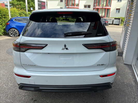 MITSUBISHI Outlander PHEV Invite 4WD-image-11
