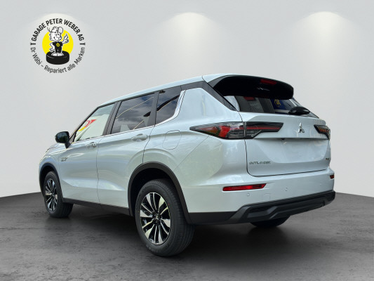 MITSUBISHI Outlander PHEV Invite 4WD-image-3