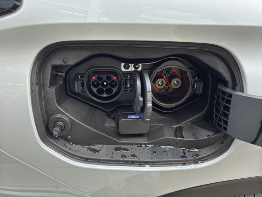 MITSUBISHI Outlander PHEV Invite 4WD-image-12