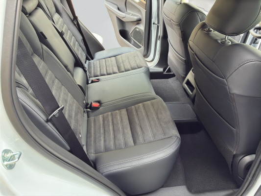 MITSUBISHI Outlander PHEV Invite 4WD-image-9