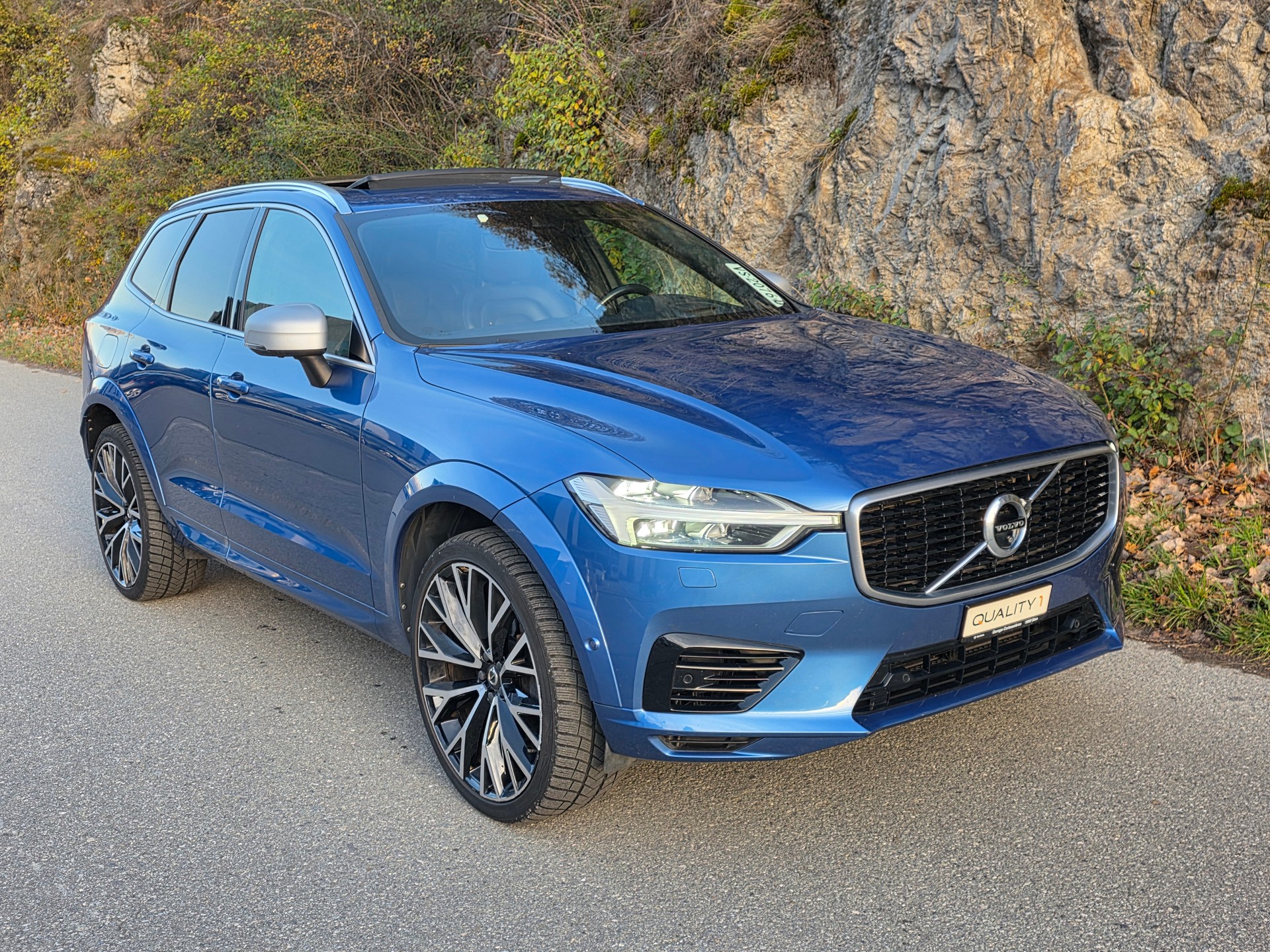VOLVO XC60 T8 eAWD R-Design Geartronic-image-5