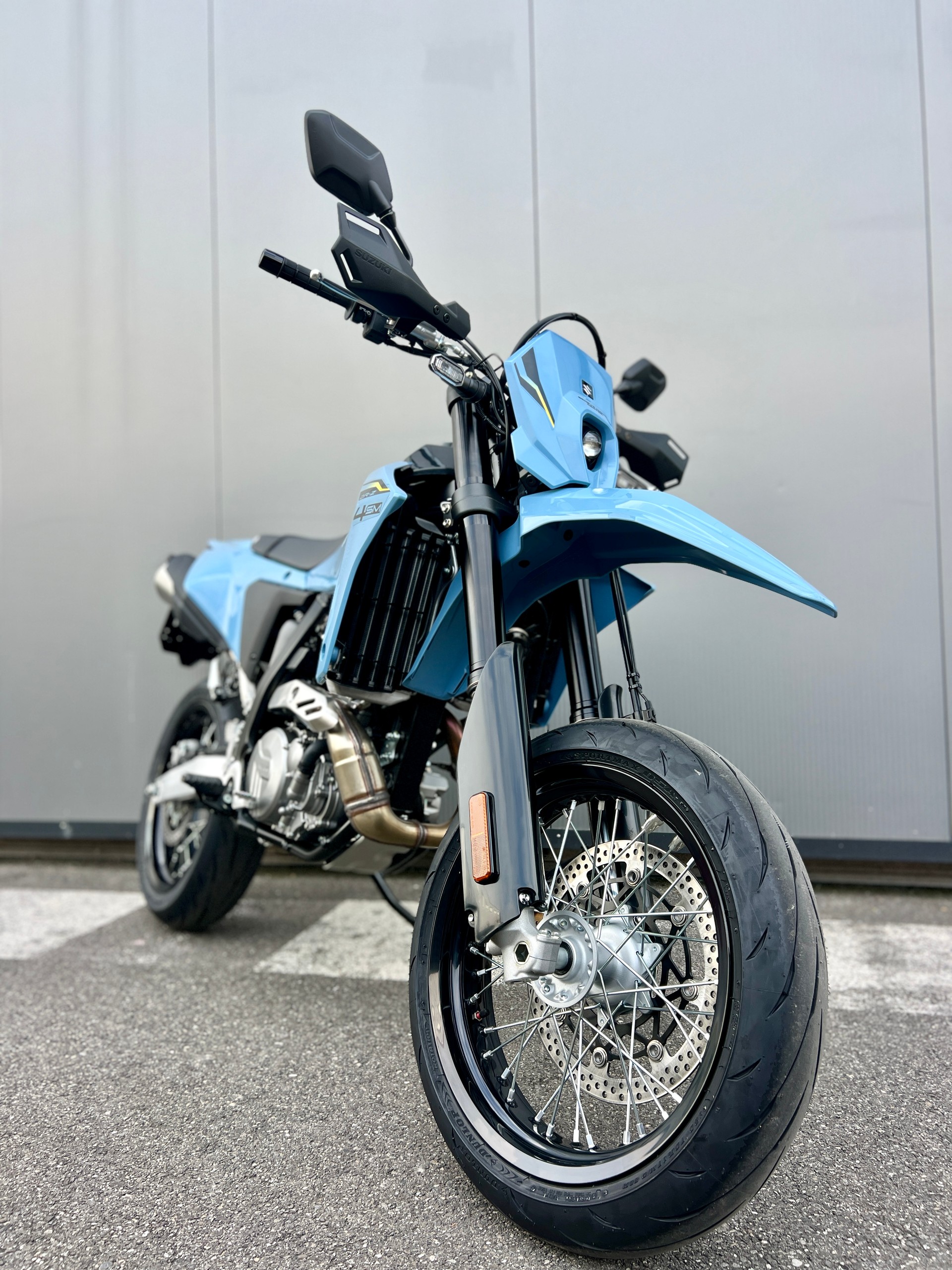 SUZUKI DR-Z4SM-showroom-element-2