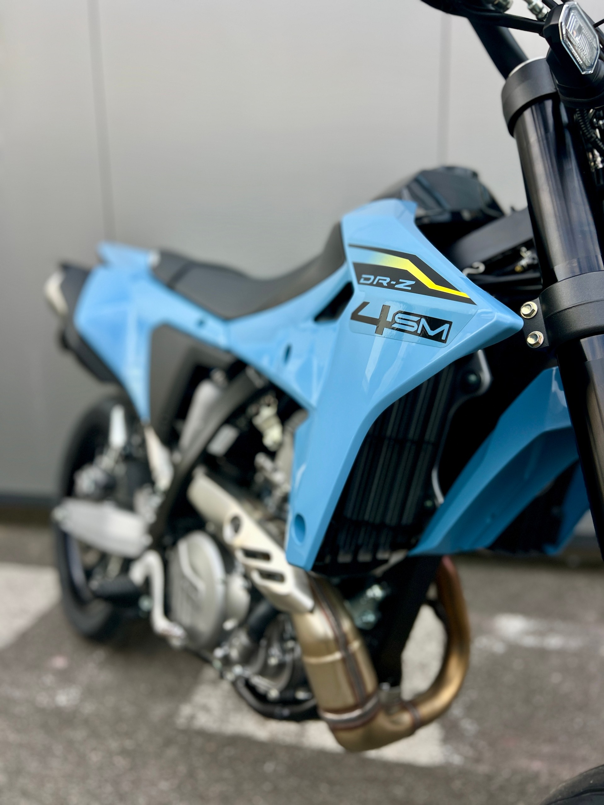 SUZUKI DR-Z4SM-showroom-element-3
