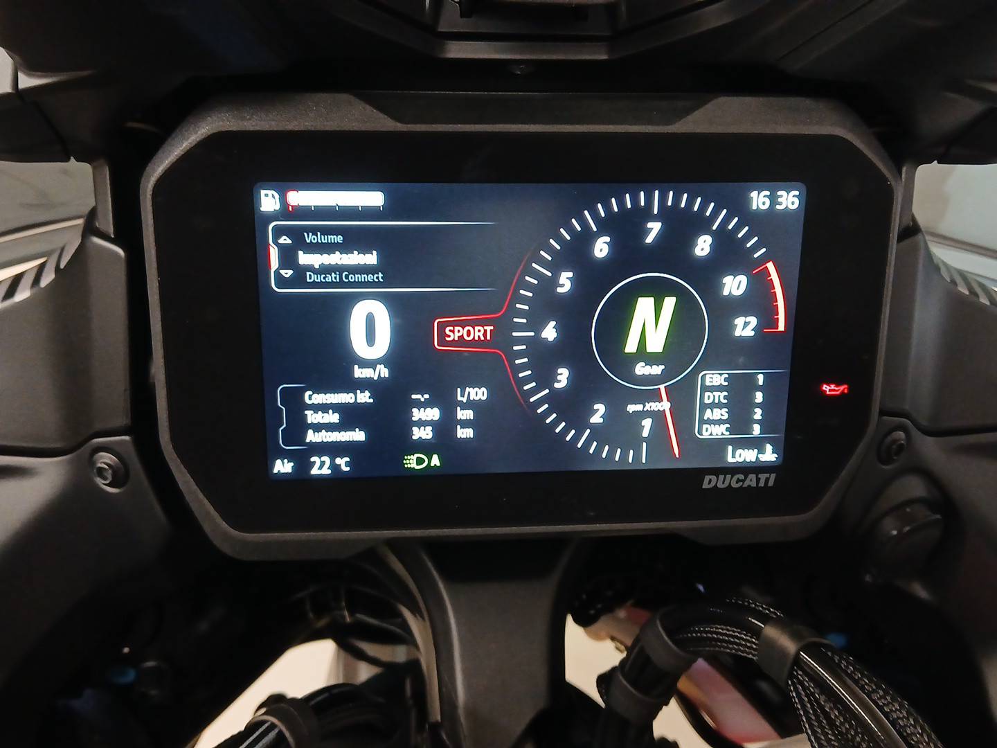 DUCATI PIKES PEAK-showroom-element-2