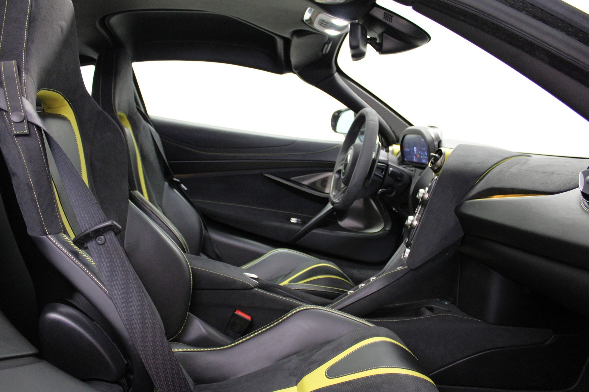 McLAREN 720S Coupé 4.0 V8 SSG-image-7