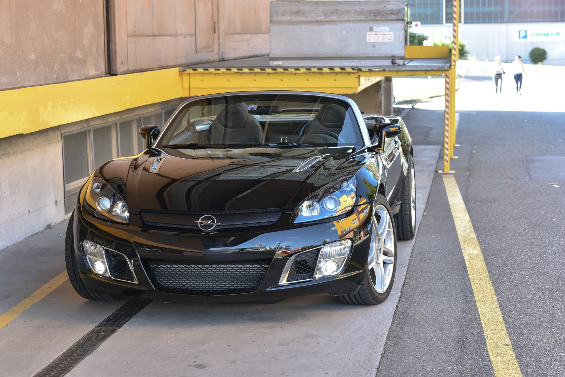 OPEL GT 2.0 Turbo-image-10