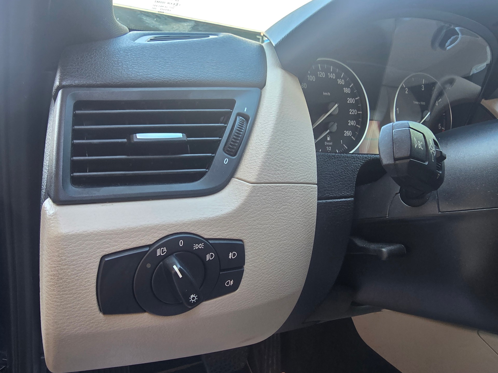 BMW X1 xDrive 20d Steptronic-image-17