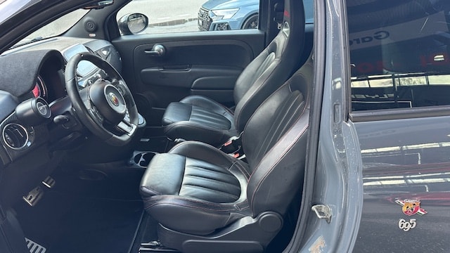 FIAT 695C 1.4 16V Turbo Abarth XSR Yamaha Dualogic-image-15