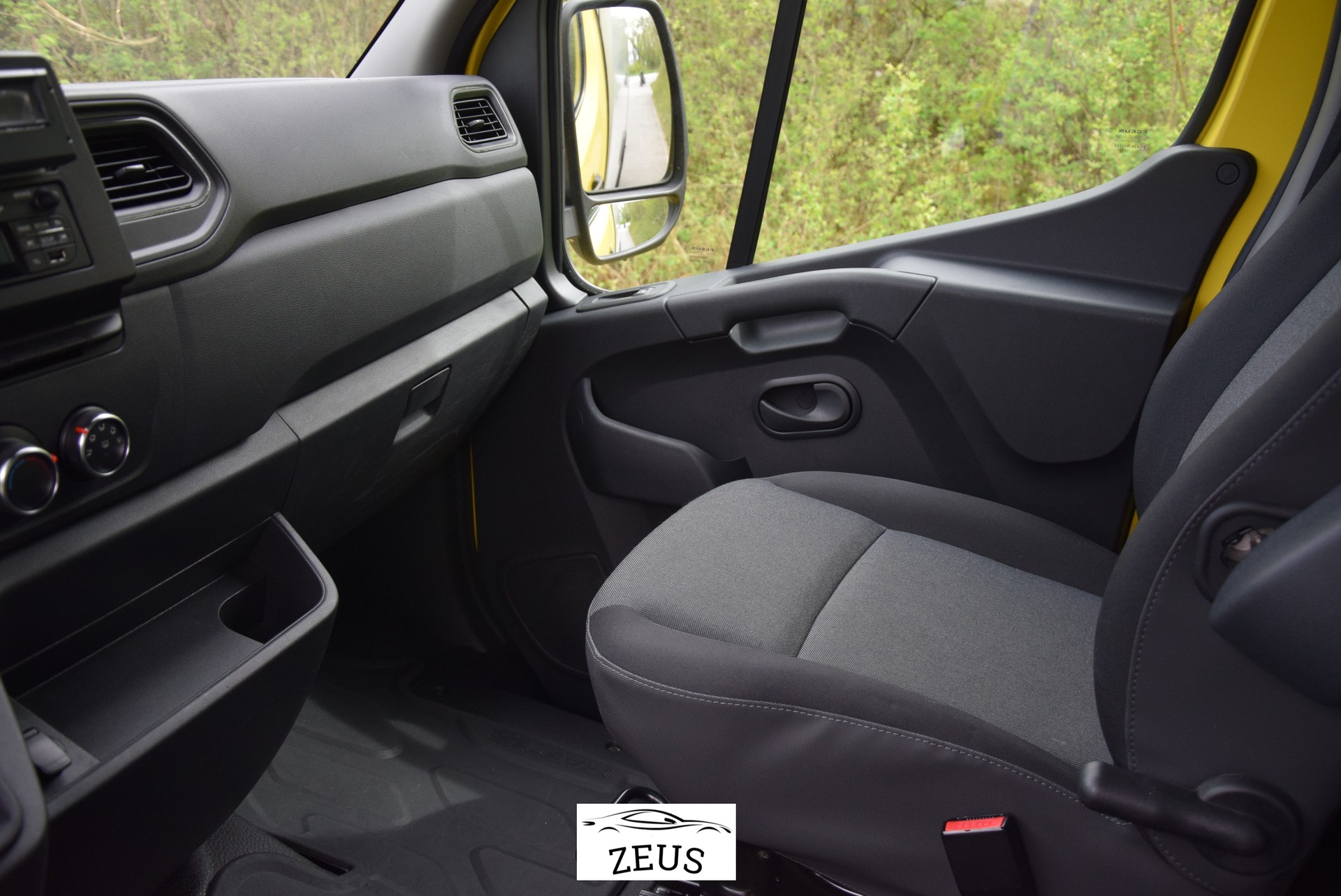 RENAULT Master T35 dCi165 L3-image-11