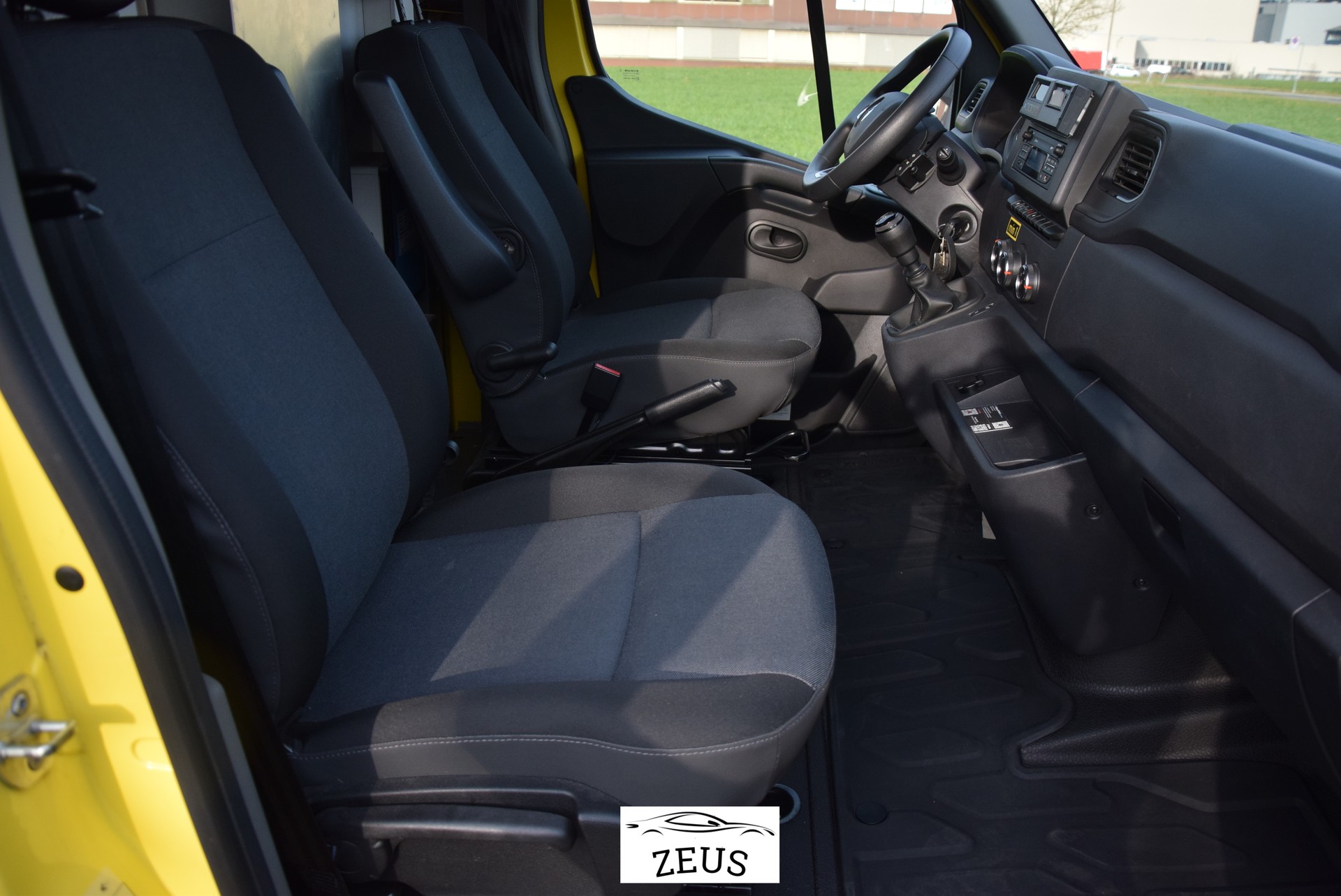 RENAULT Master T35 dCi165 L3-image-10